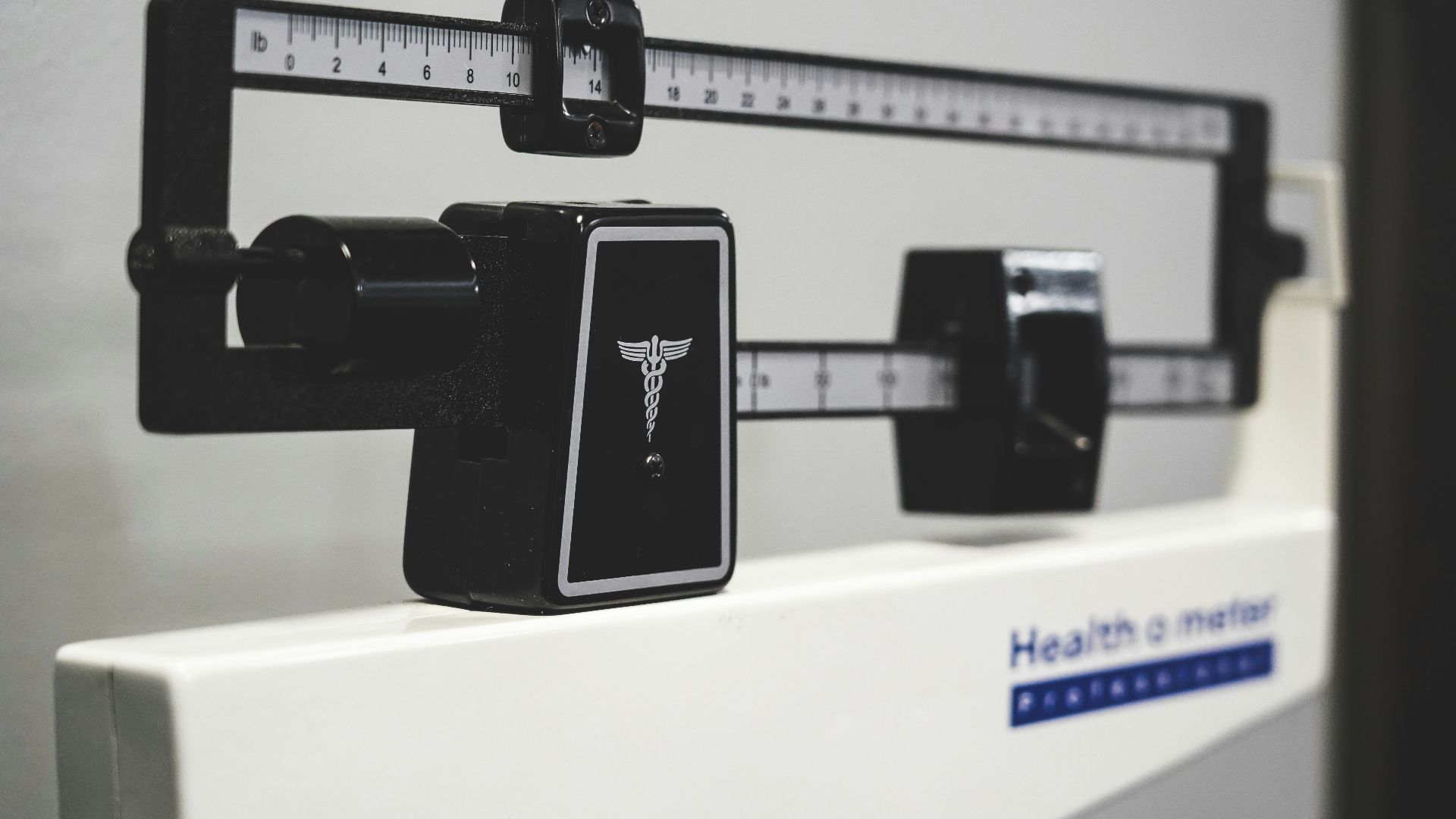 black and white measuring tape