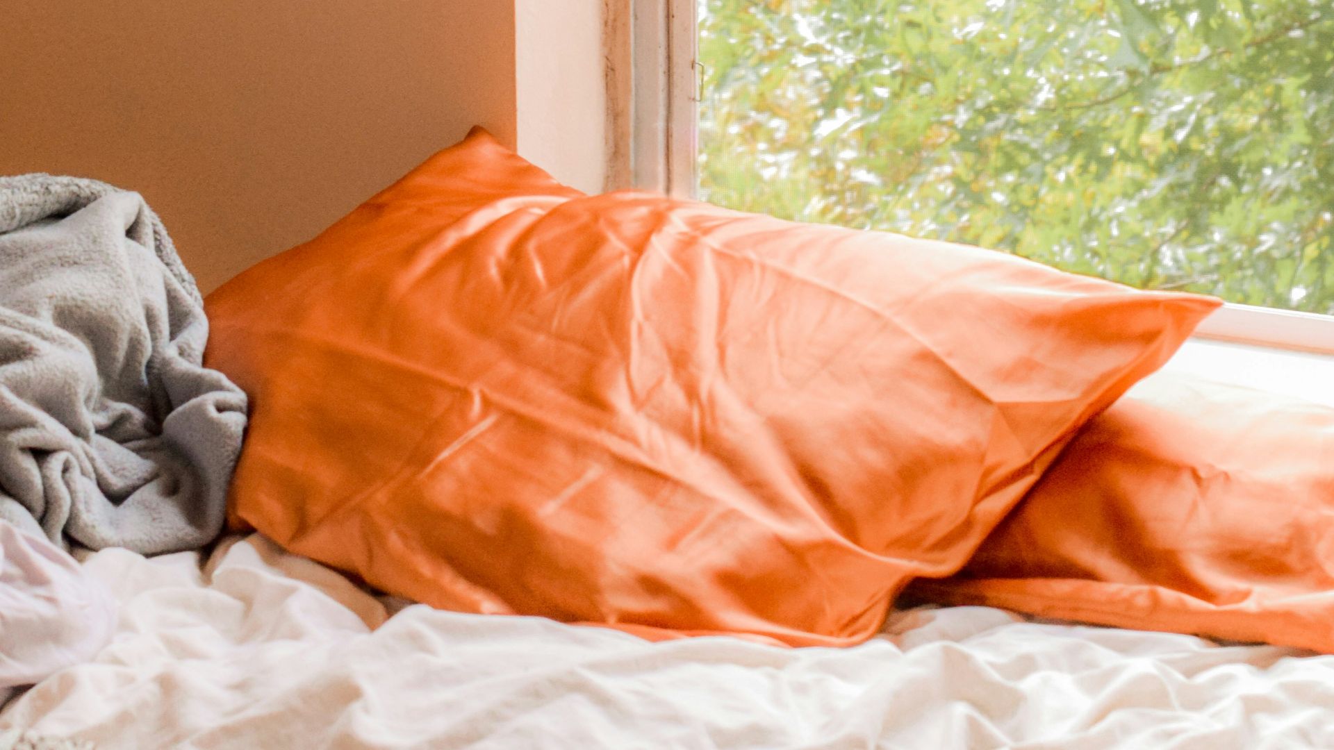 orange pillowcases