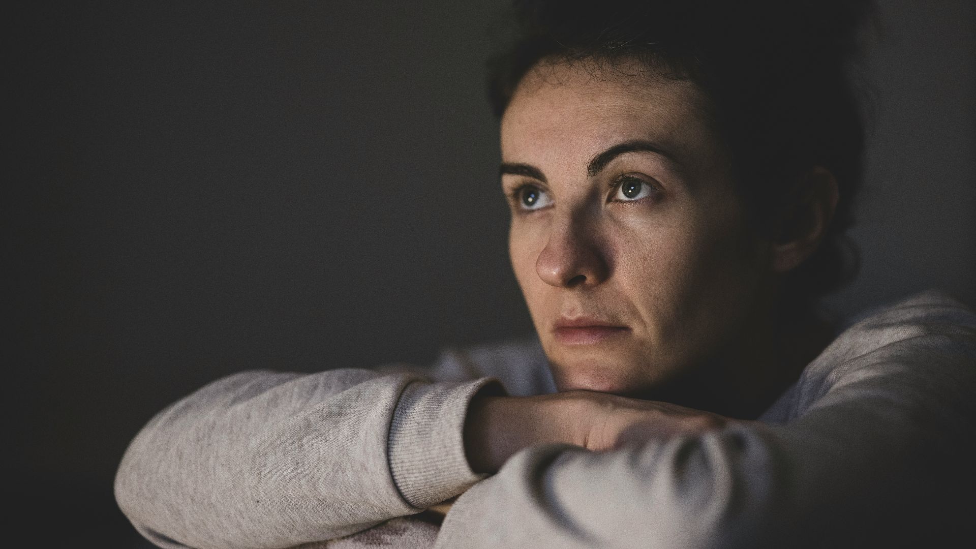 man in gray long sleeve shirt