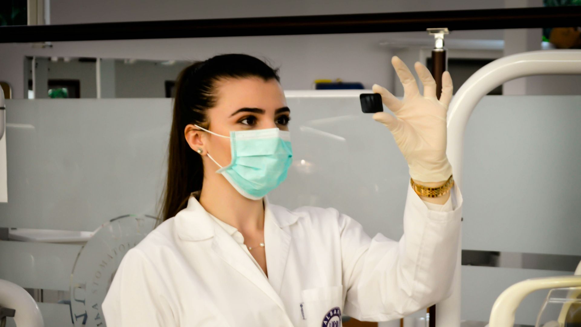 woman inside laboratory