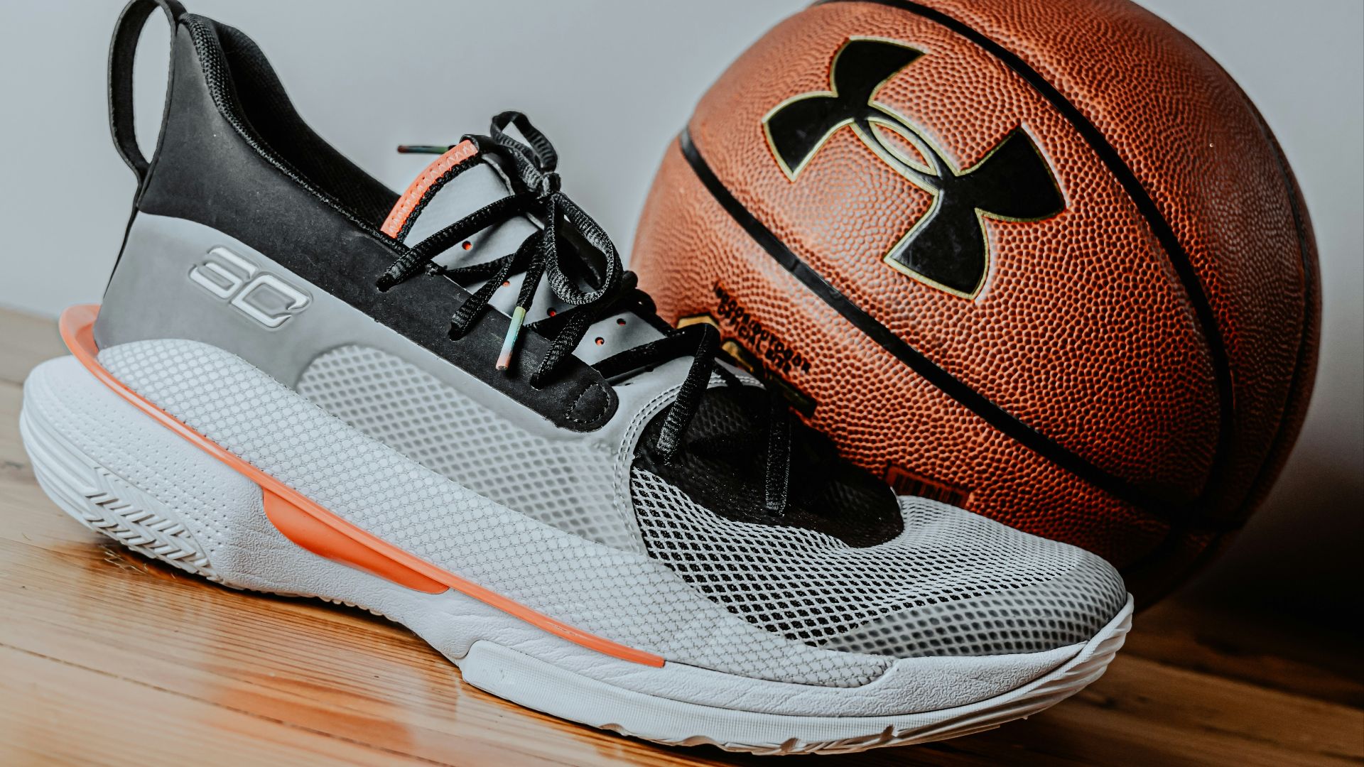 white and black nike basketball shoes