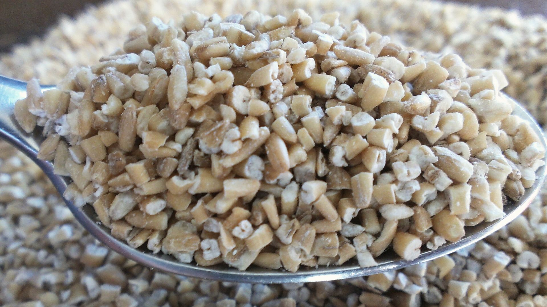 File:Bowl of dry steel-cut oats with full spoon.jpeg