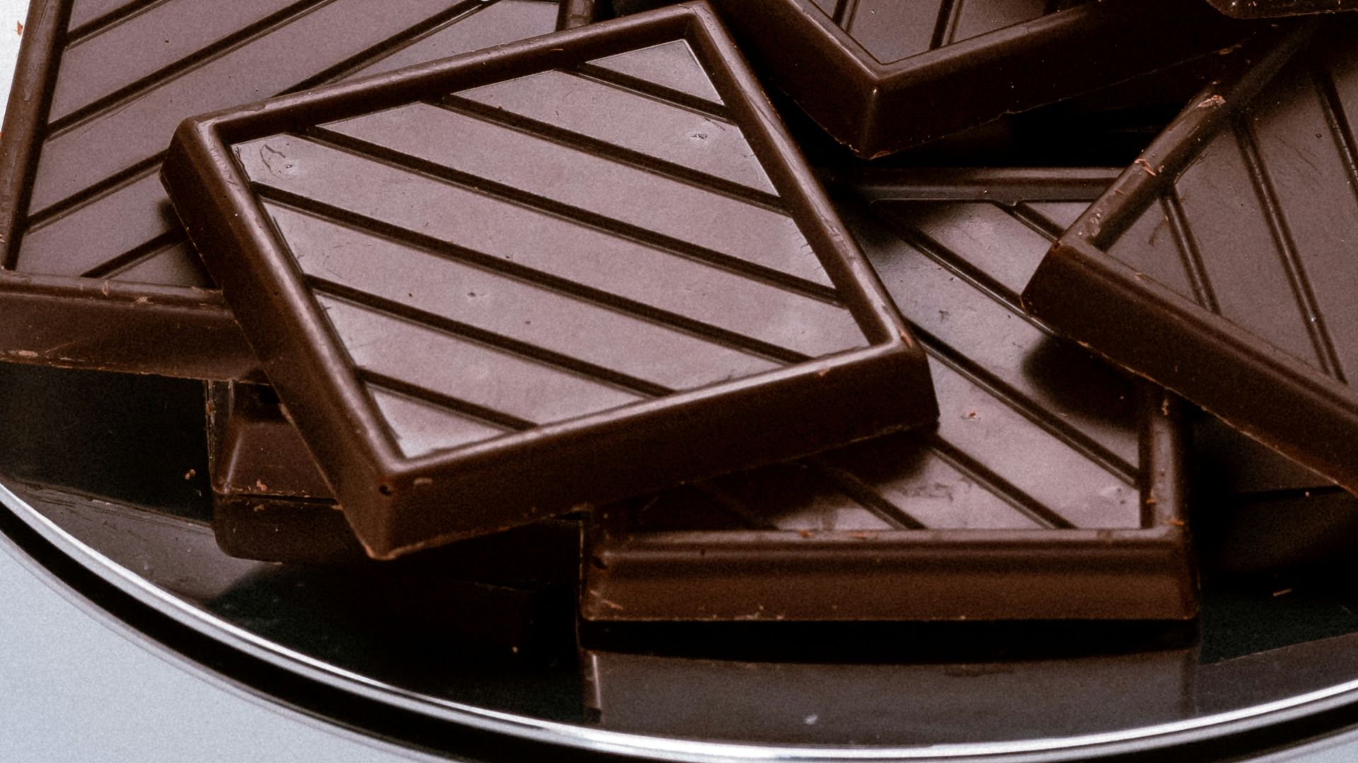 brown and white chocolate bar