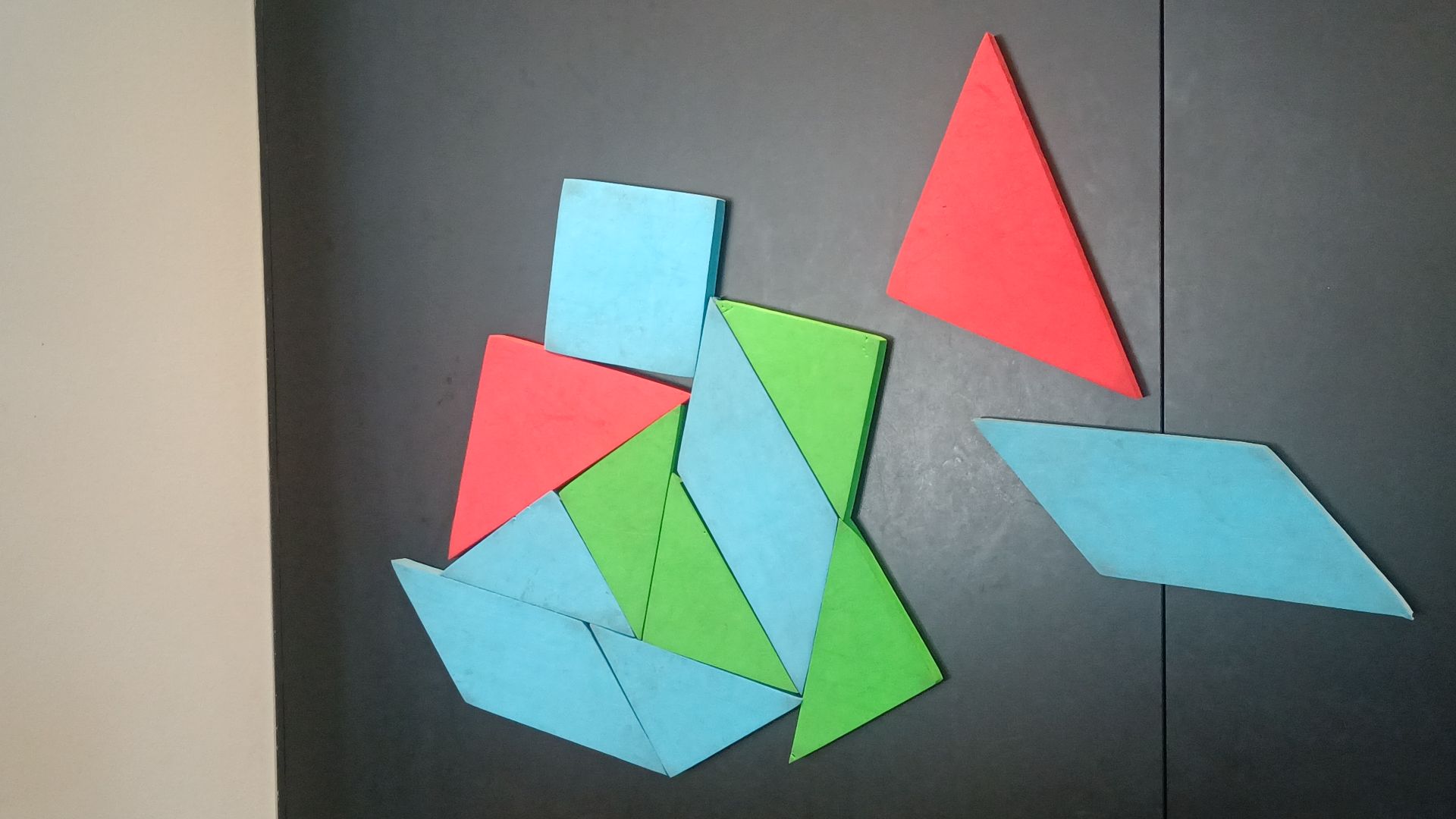File:Magnetic tangram.jpg