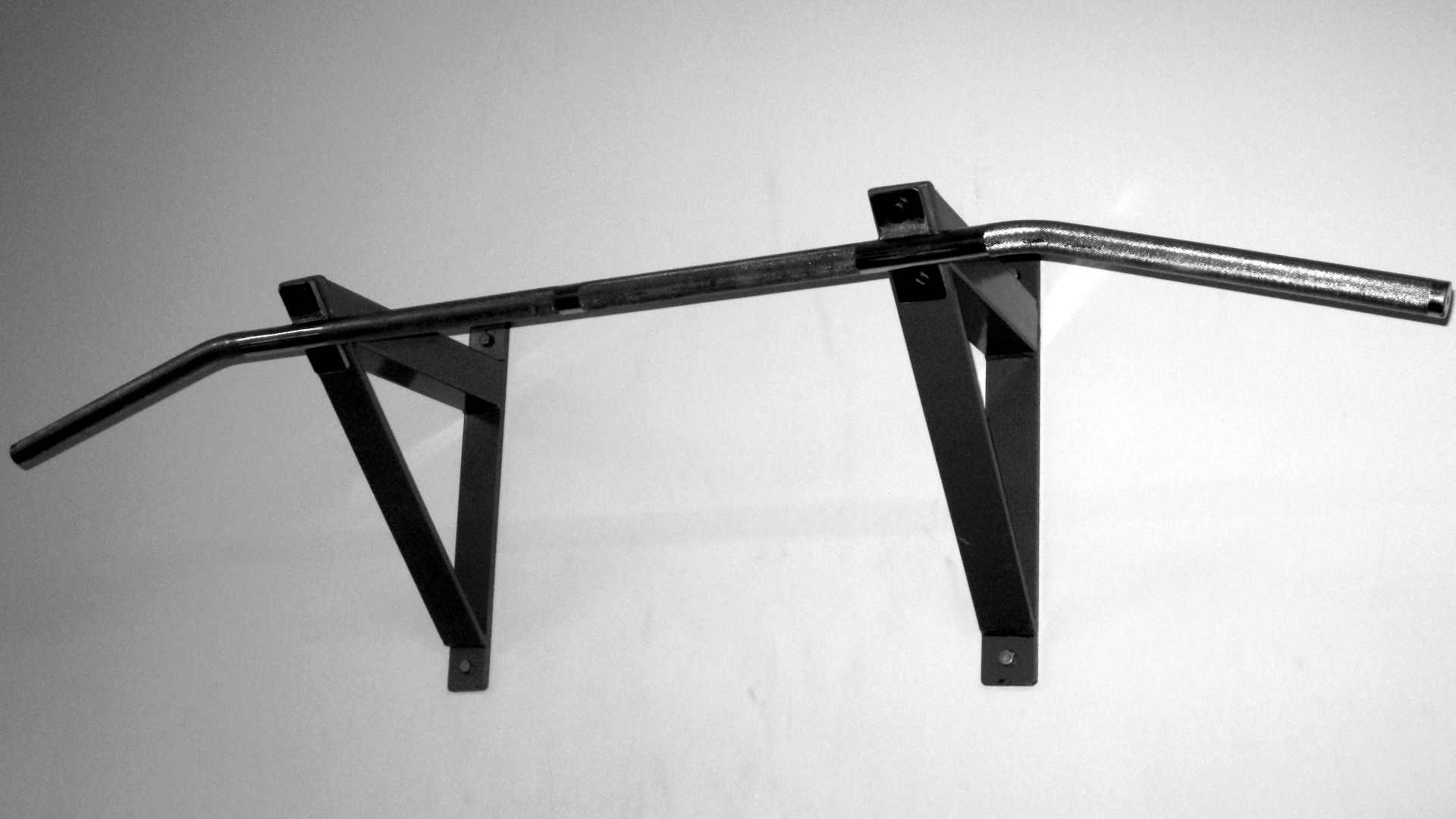 File:Pull-up bar.JPG