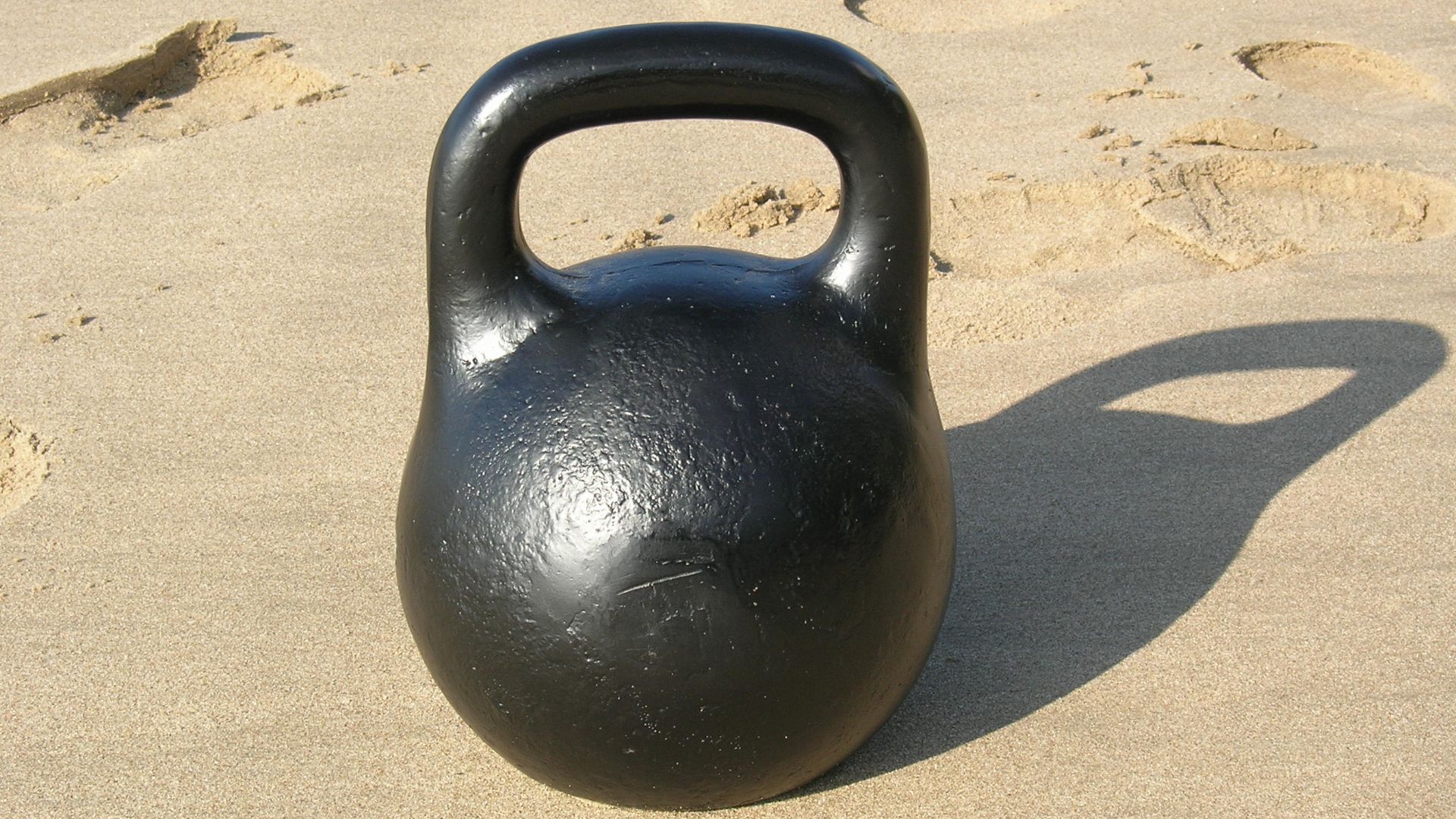 File:Kettlebell truebalance romeike.jpg