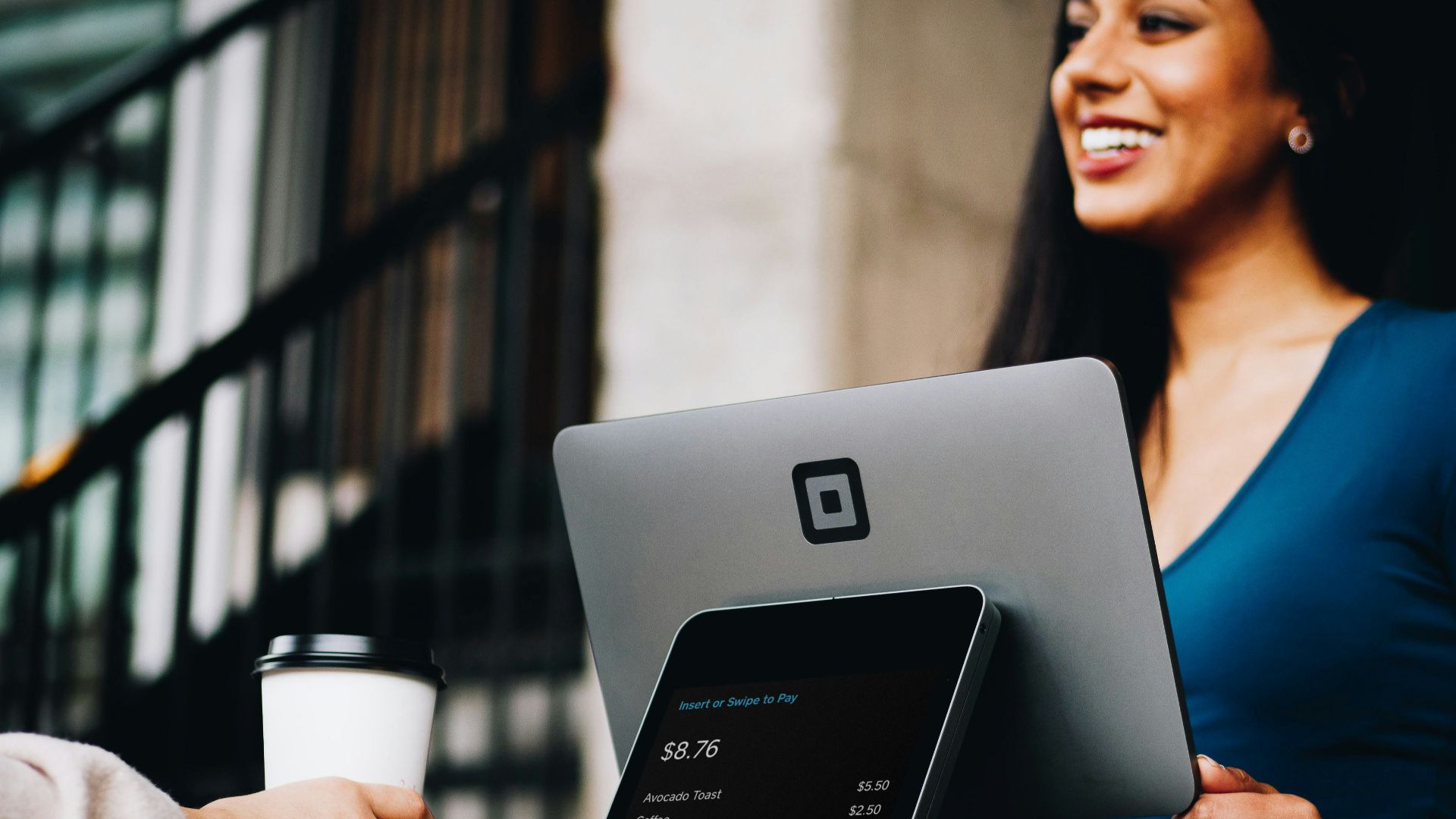 gray computer monitor