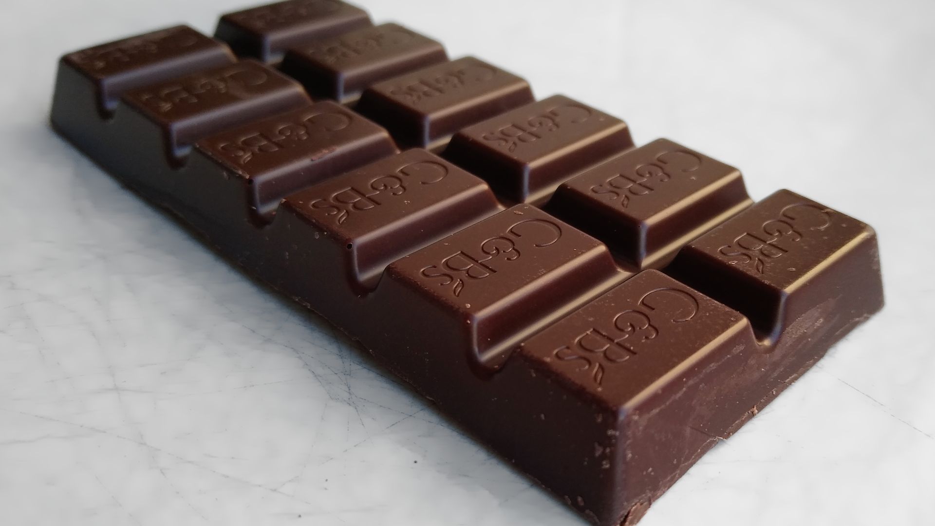 File:Green and Black's dark chocolate bar 2.jpg
