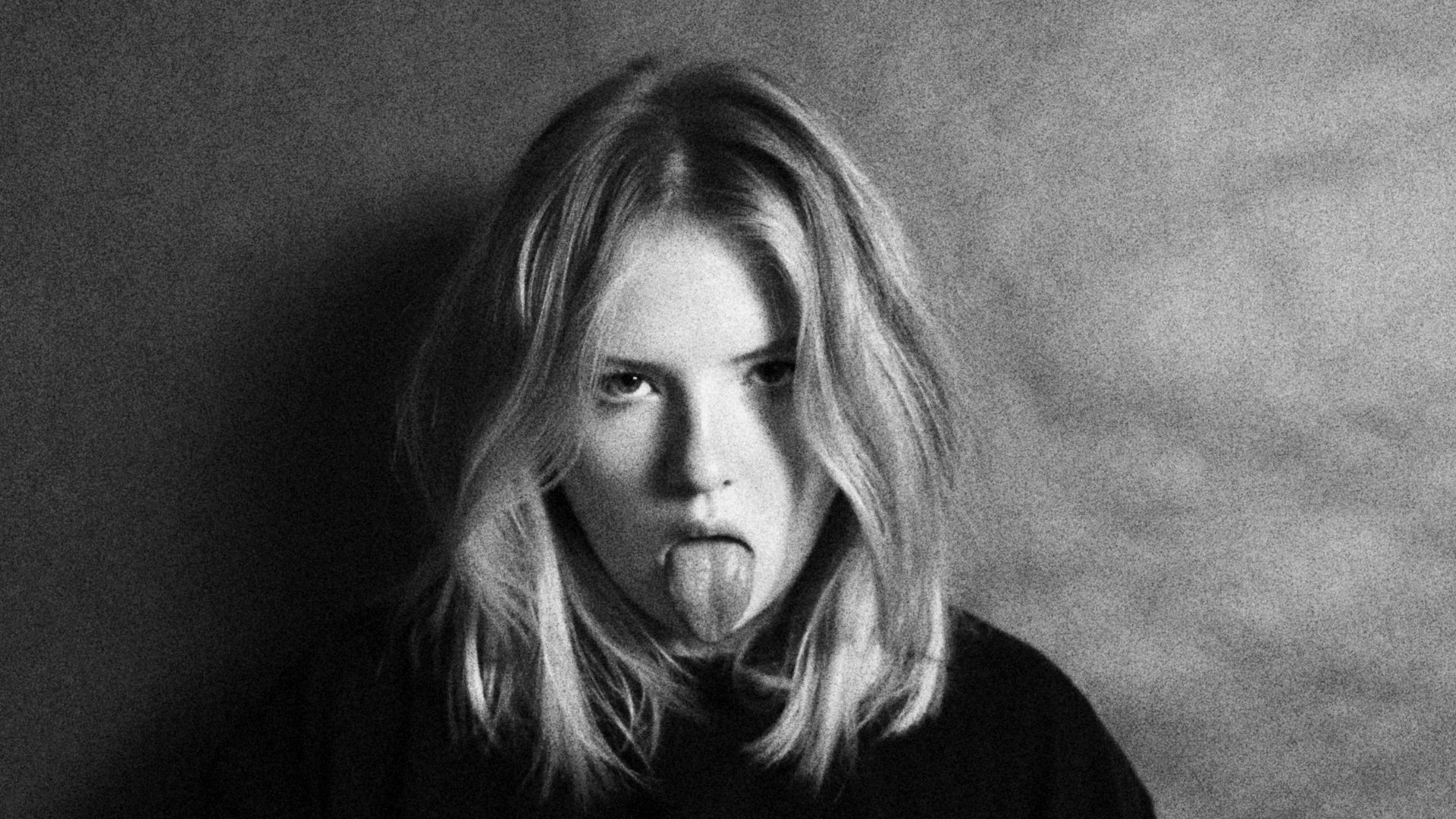 woman in black crew neck shirt