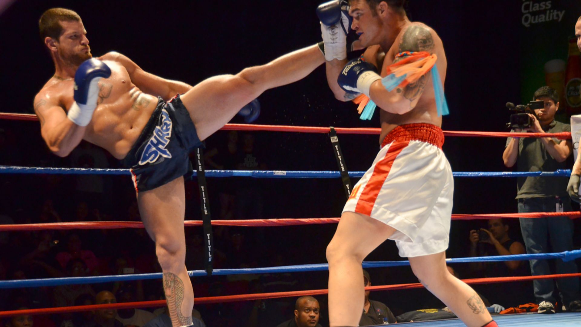 File:Muay Thai high kick.jpg