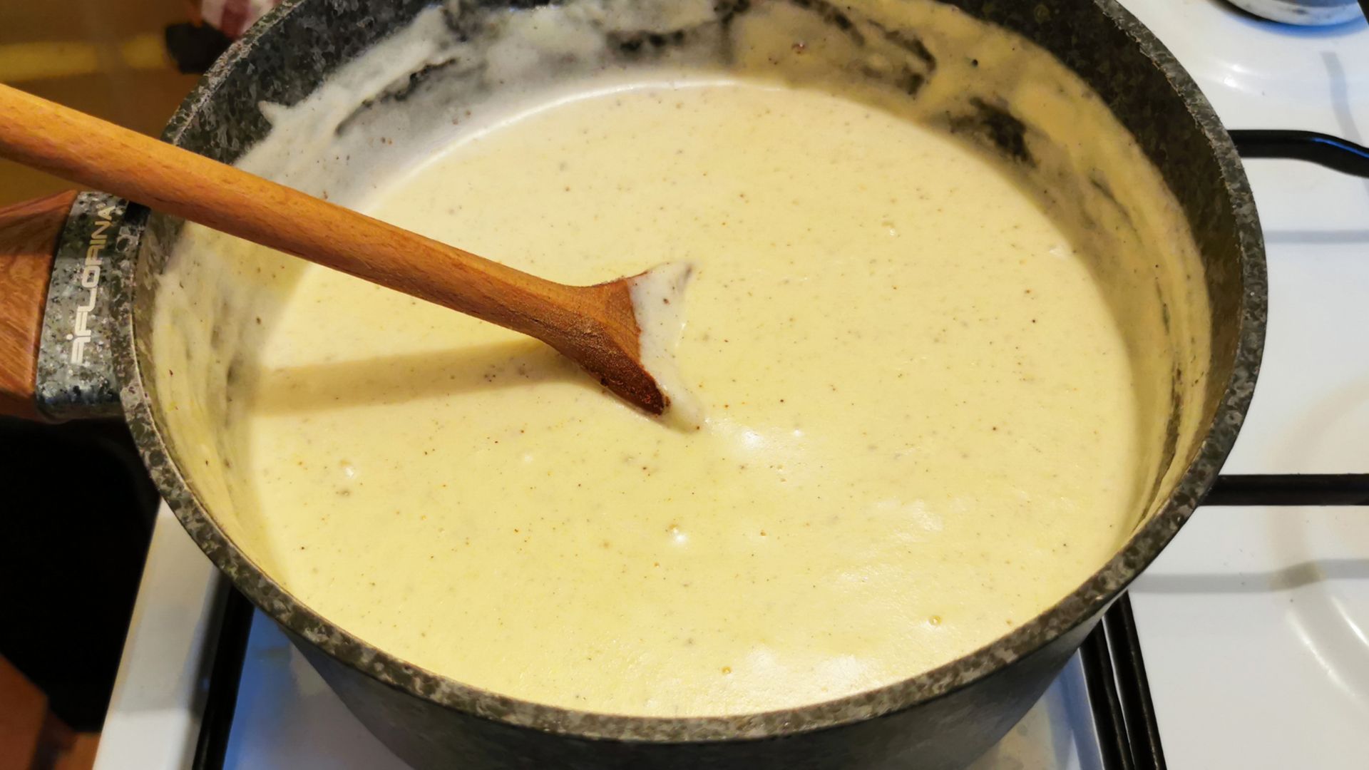 File:2021 Sos beszamelowy.jpg