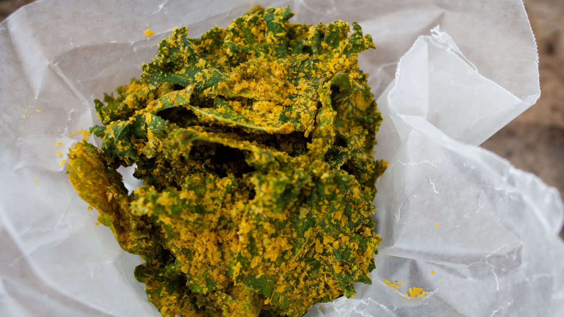 File:Kale Chips (8031431281).jpg