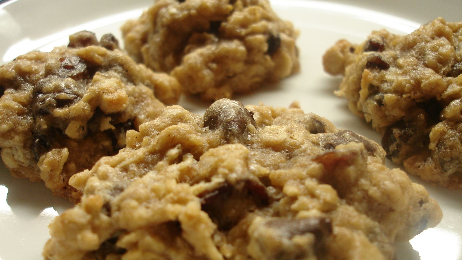 File:High Fiber Oatmeal Raisin Chocolate Chip Cookies detail.jpg