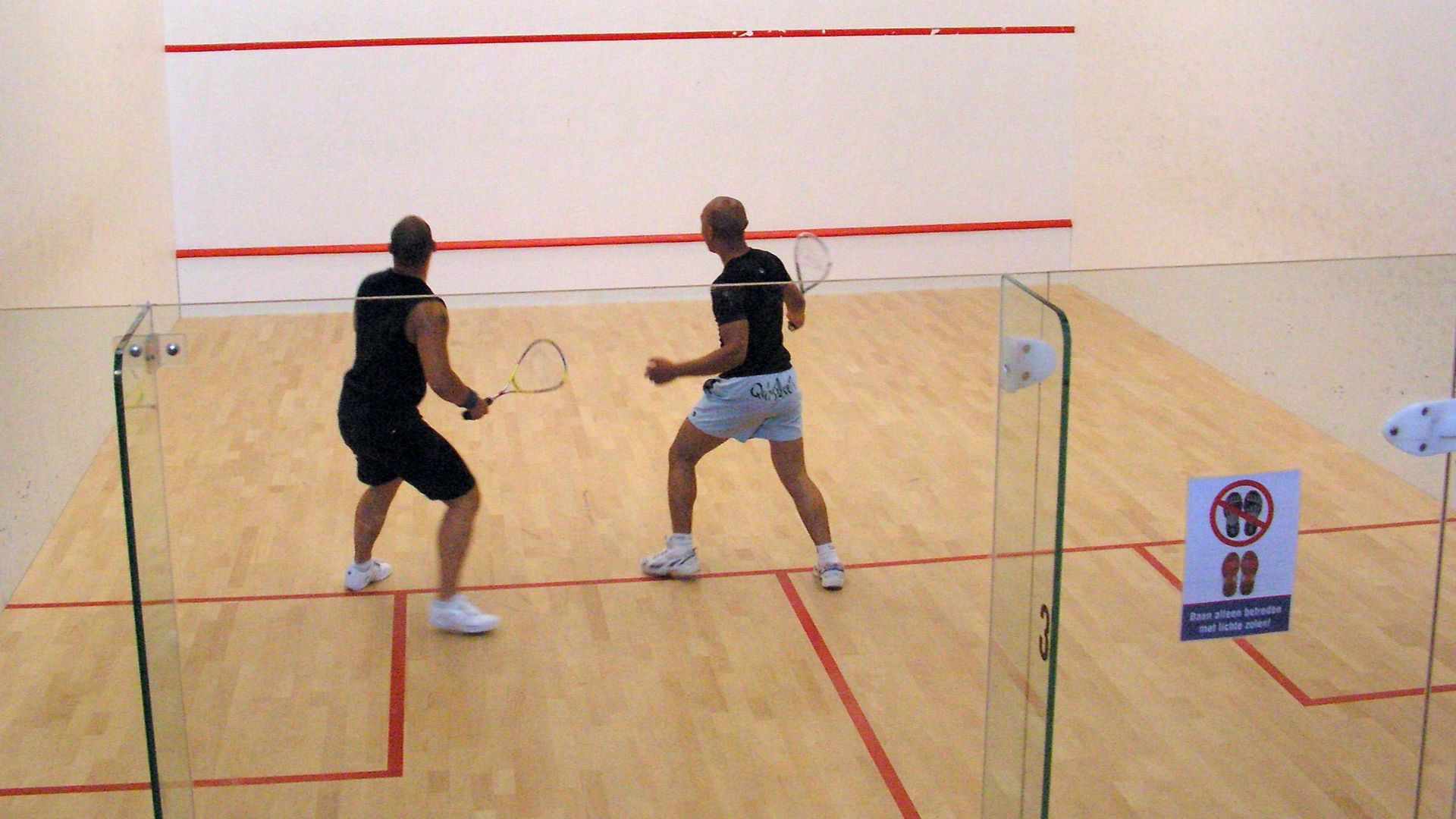 File:Squash court.JPG