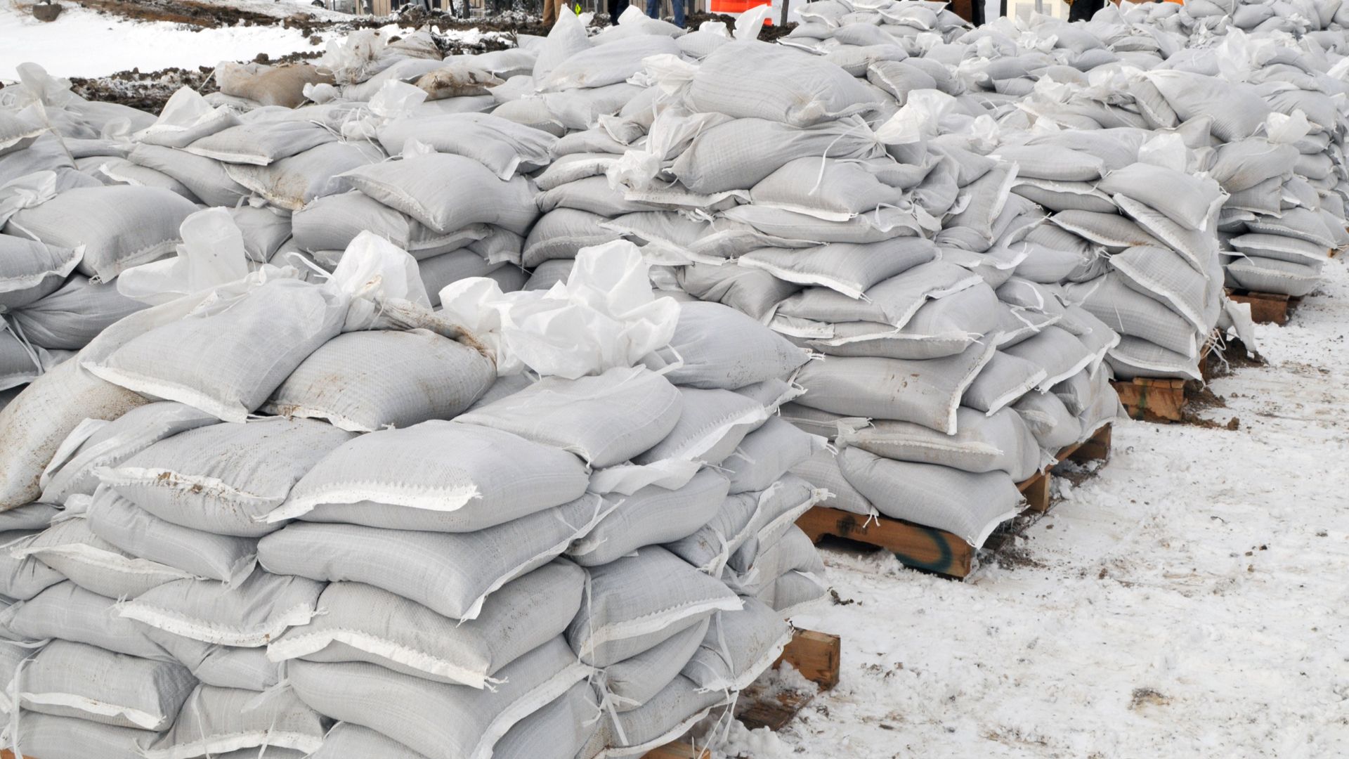 File:FEMA - 40316 - Sand bags stacked and redy for use in North Dakota.jpg