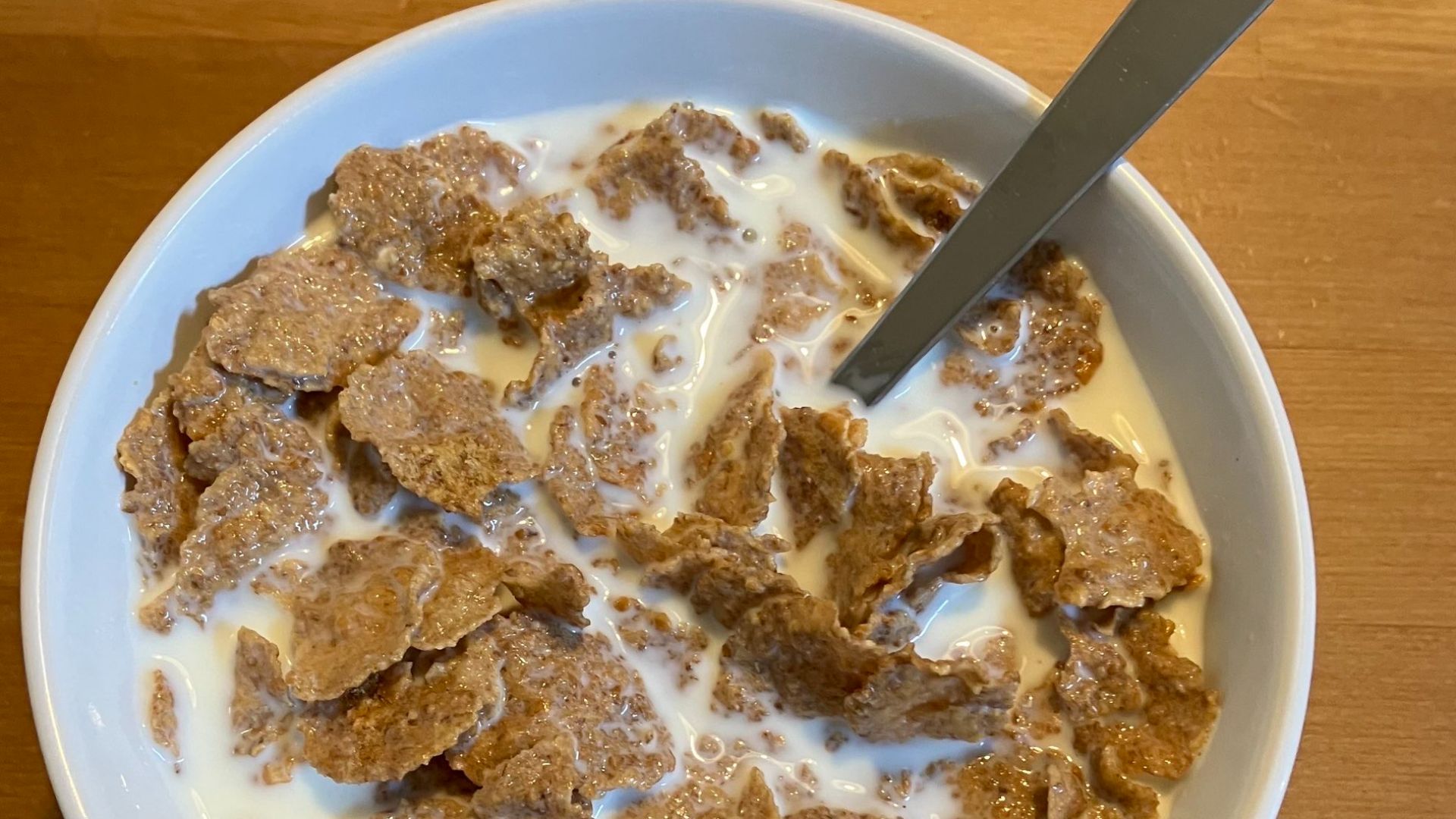 File:General Mills Total cereal – Crunchy Whole Grain Wheat Flakes with vitamins and minerals.jpg