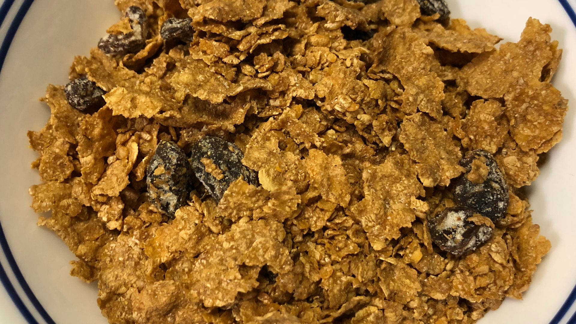 File:2020-02-05 21 49 08 A bowl of Raisin Bran in the Dulles section of Sterling, Loudoun County, Virginia.jpg