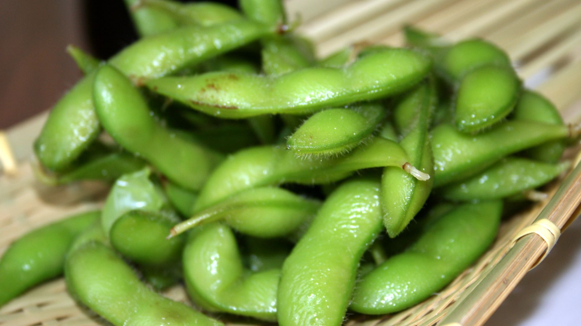 File:Edamame by Zesmerelda in Chicago.jpg