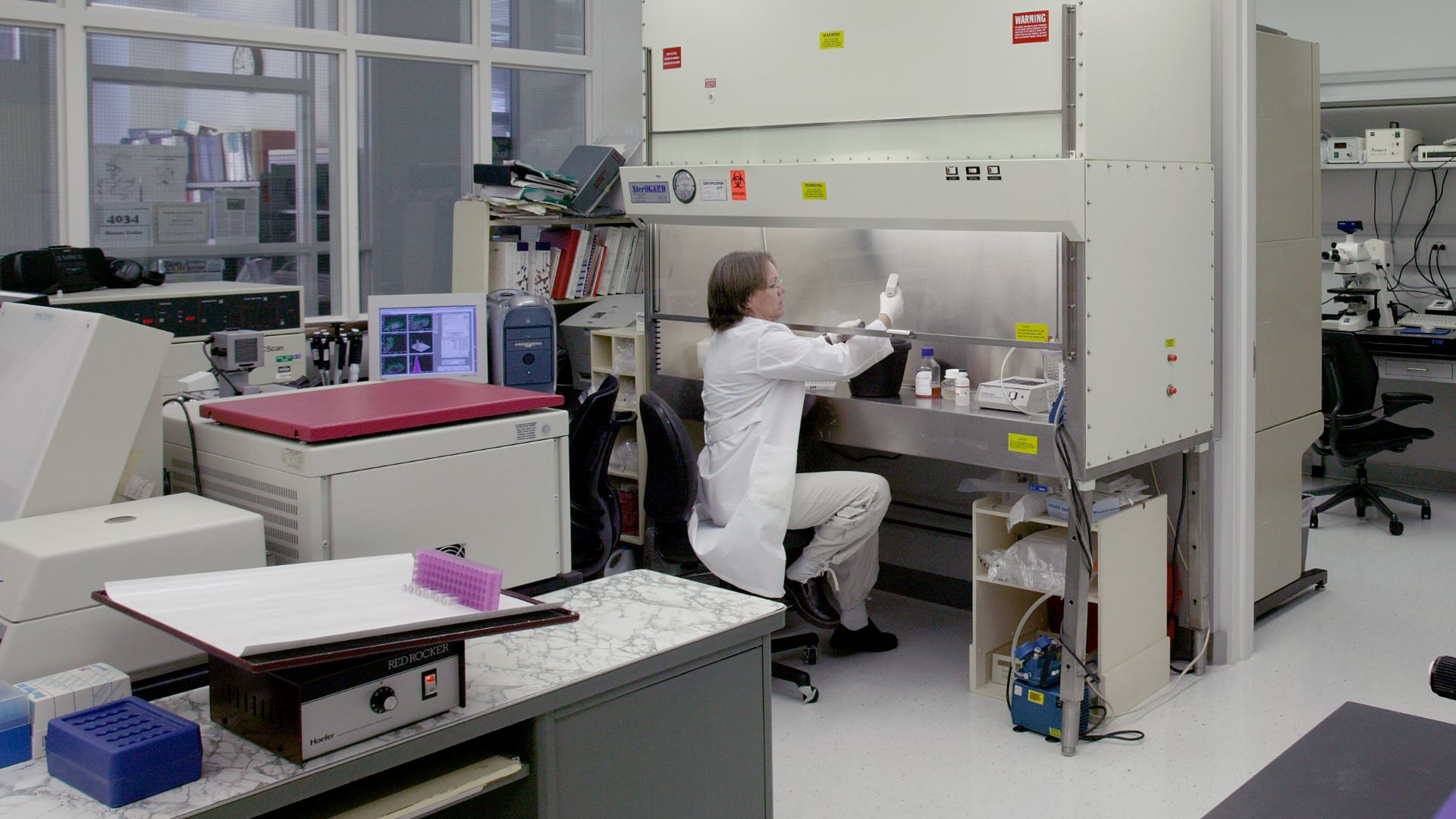 File:FDA Bldg 64 - Lab (5160771733).jpg