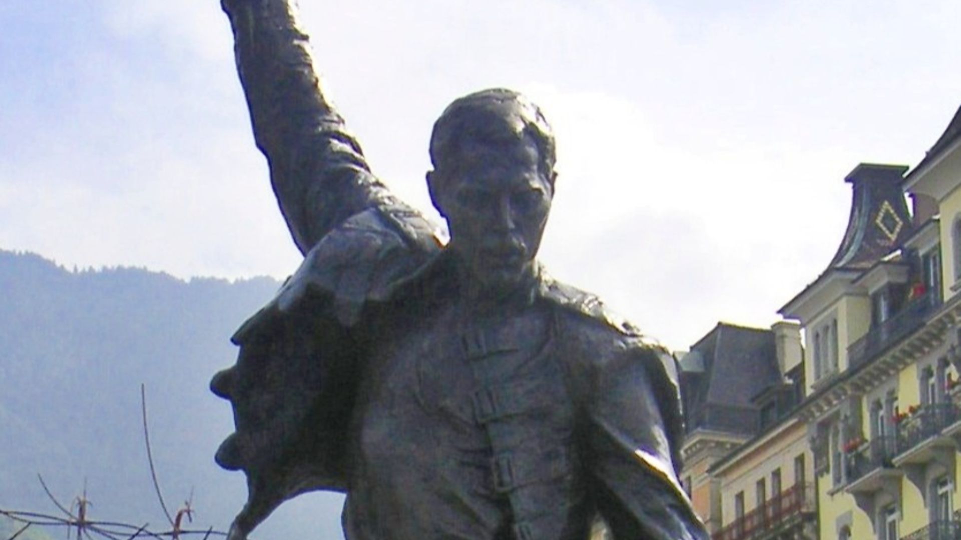 File:Freddy Mercury statue in Montreux.jpg