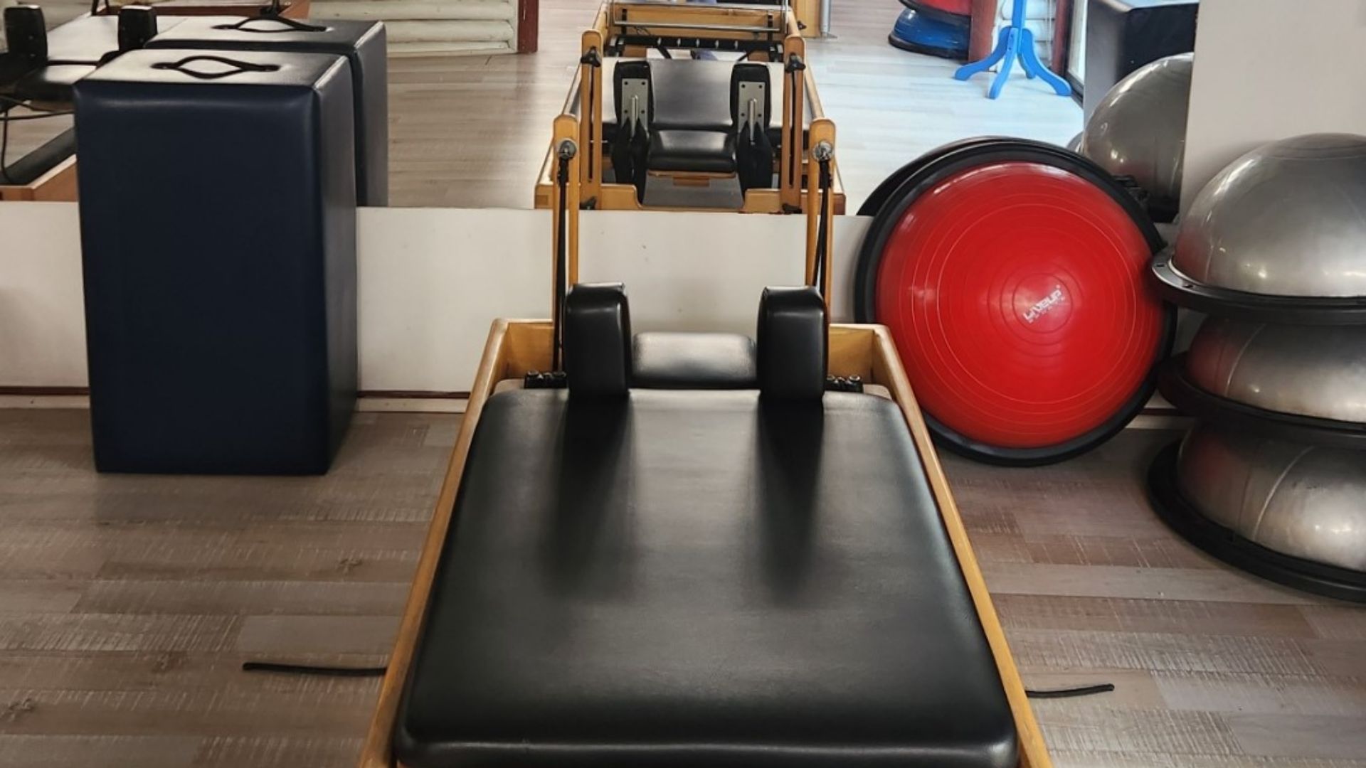 File:Pilates reformer2.jpg