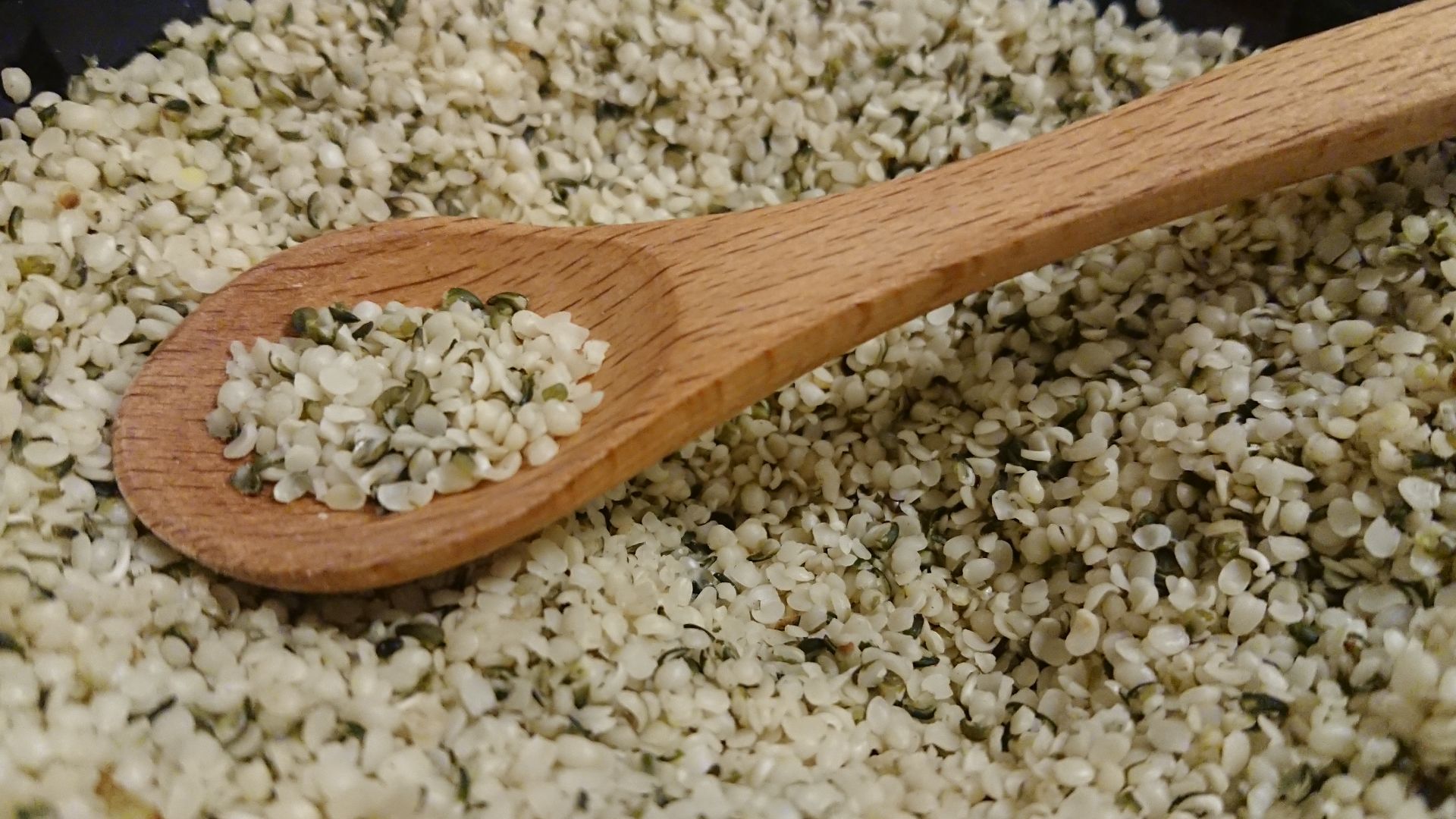 File:Hemp Seeds protein1.jpg