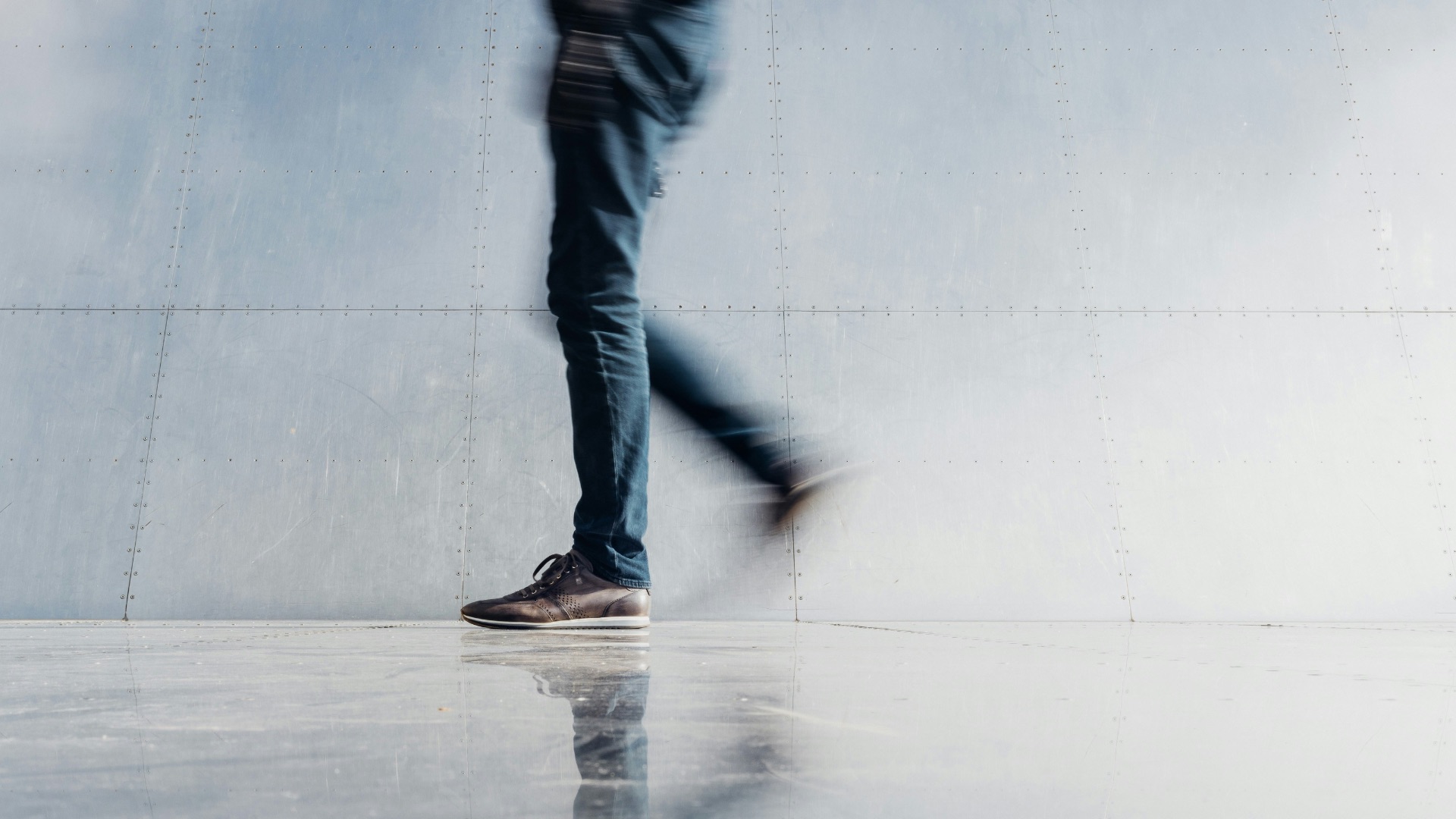 Walks Inward 10 Unexpected Benefits of Walking Backwards & 10 Ways to Put More ...