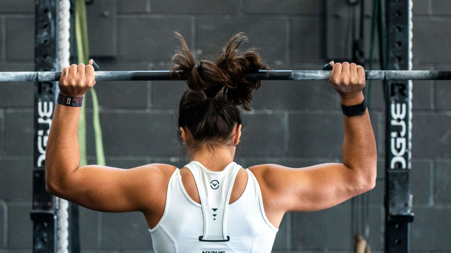 woman doing weight lifting