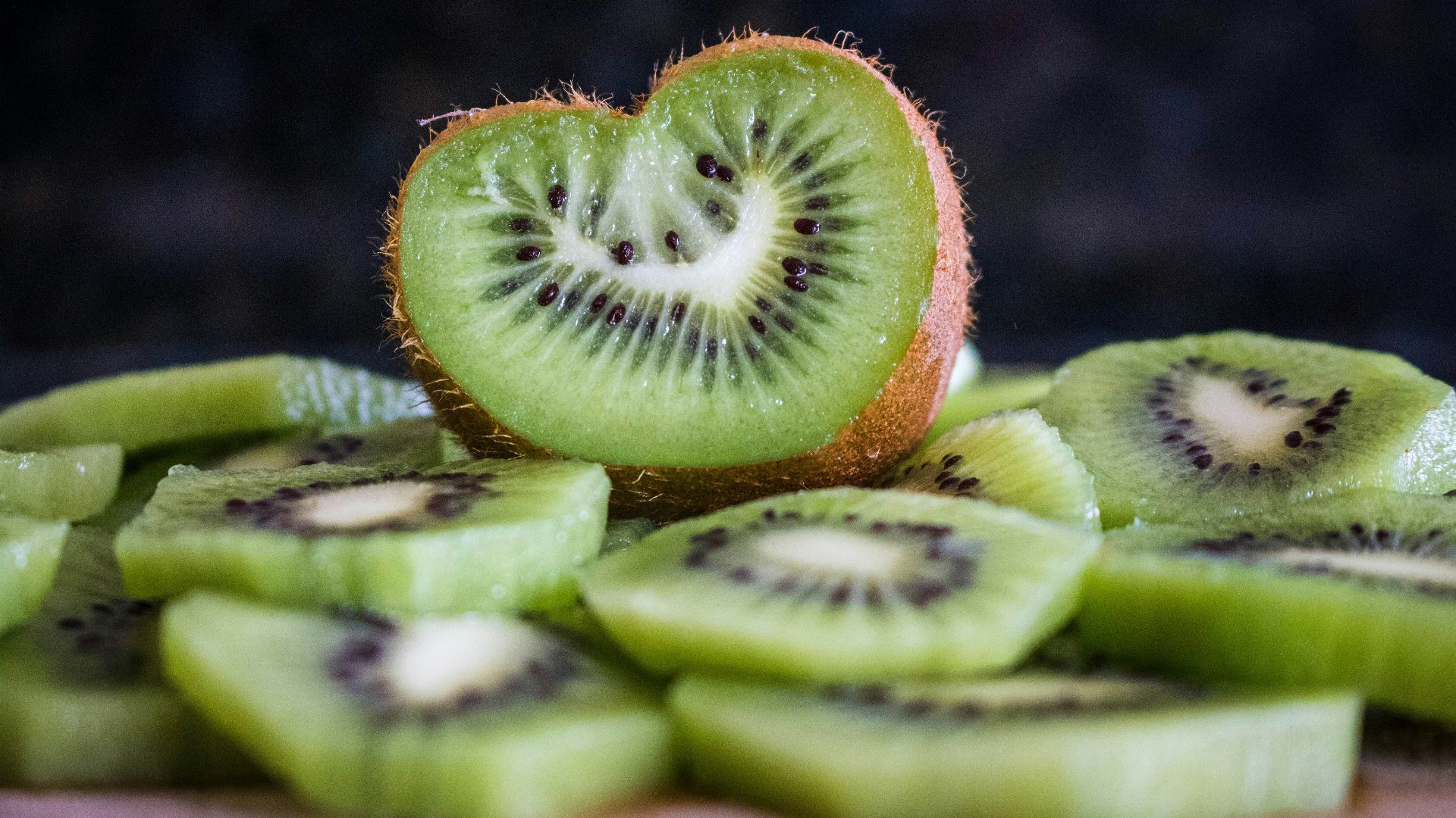 sliced Kiwi fruit