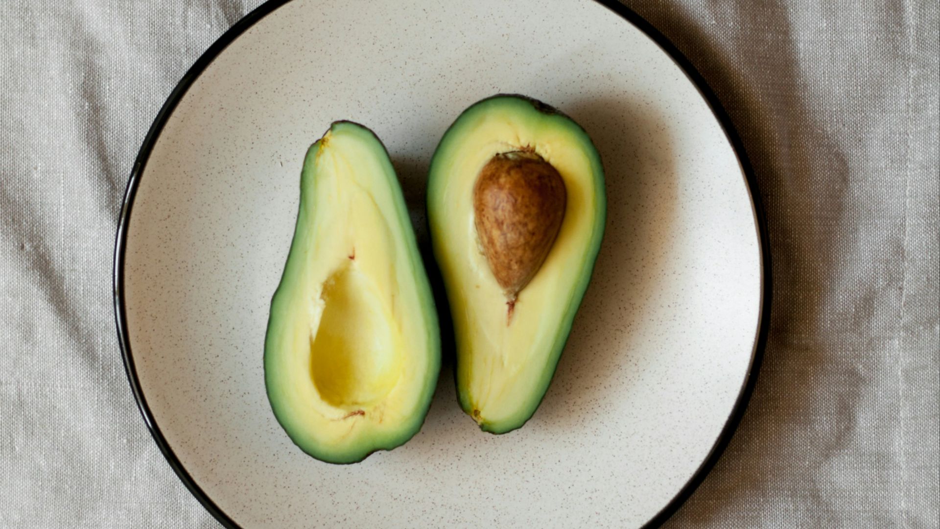 sliced avocado on plate