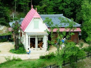Expo_2005_of_Satsuki_and_Mei%E2%80%99s_House_02-300x225.jpg