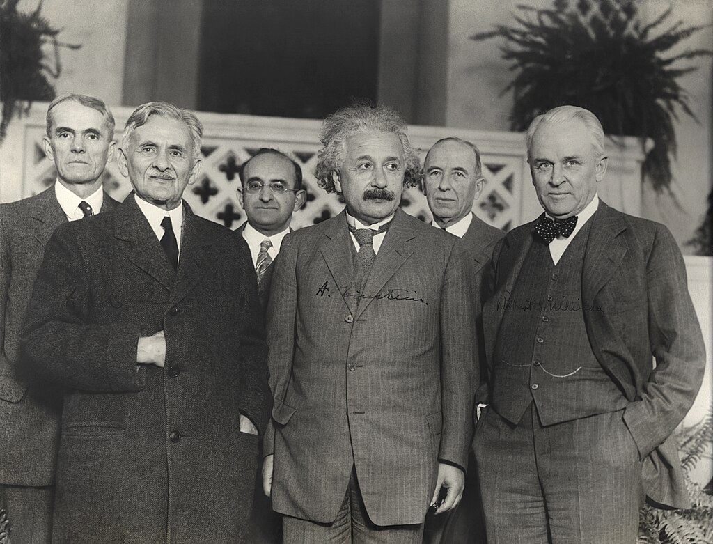 1024Px-Portrait Of Albert Einstein And Others (1879-1955), Physicist - Restoration1