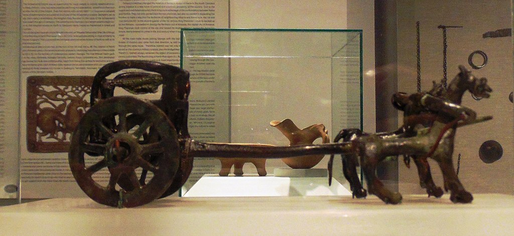 1024Px-Sighnaghi Museum. Early Iron Age Chariot Model From Kakheti 01