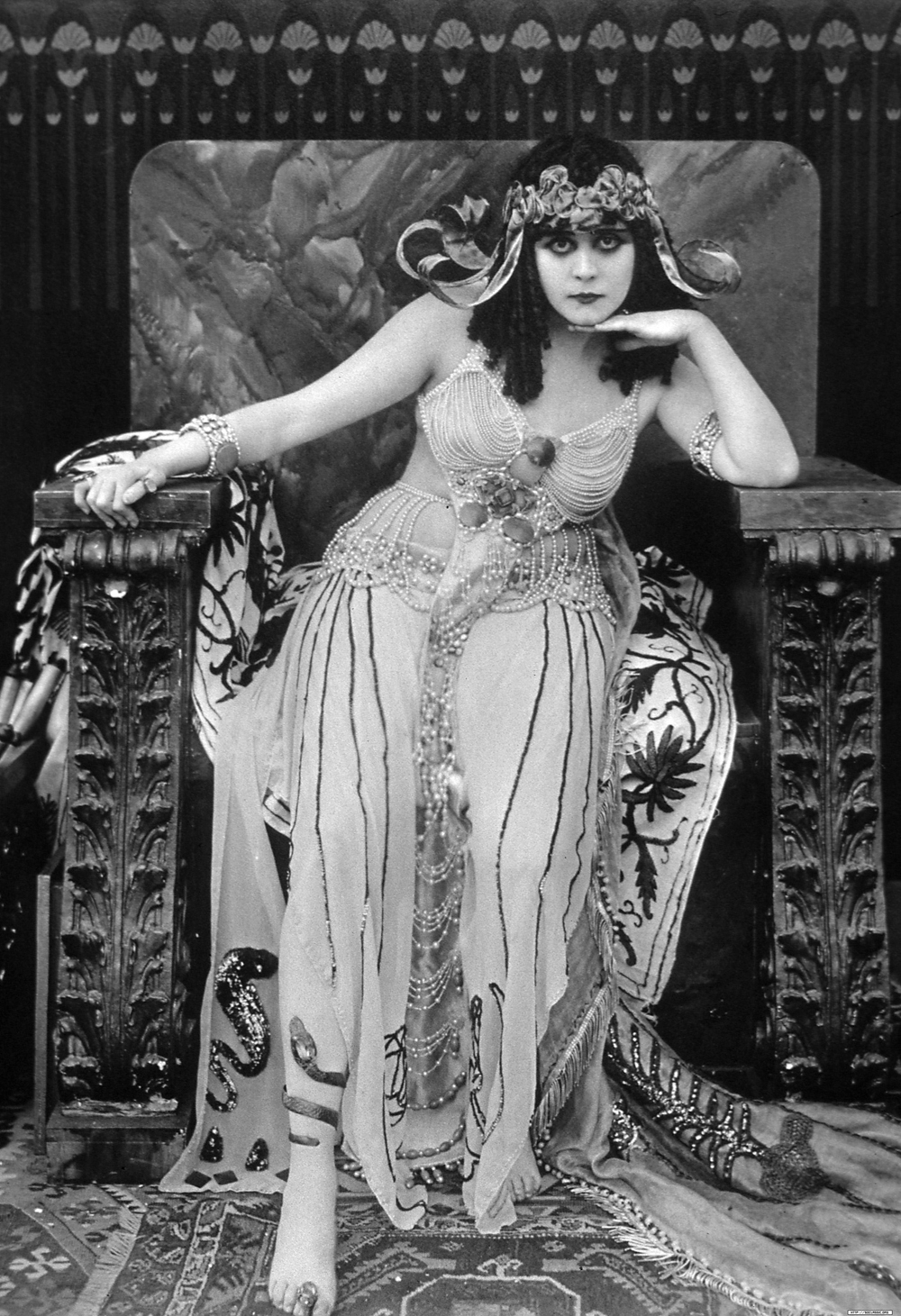 Theda-Bara-Cleopatra