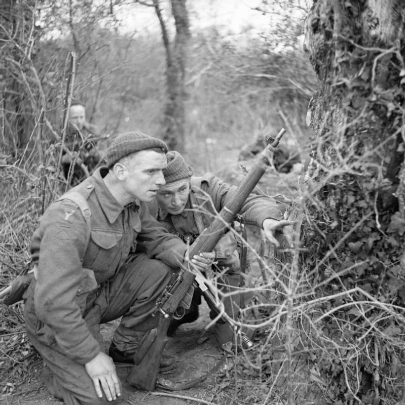 A_patrol_from_the_2nd_Royal_Inniskilling_Fusiliers_at_Anzio%252C_Italy%252C_March_1944._NA13224.jpg