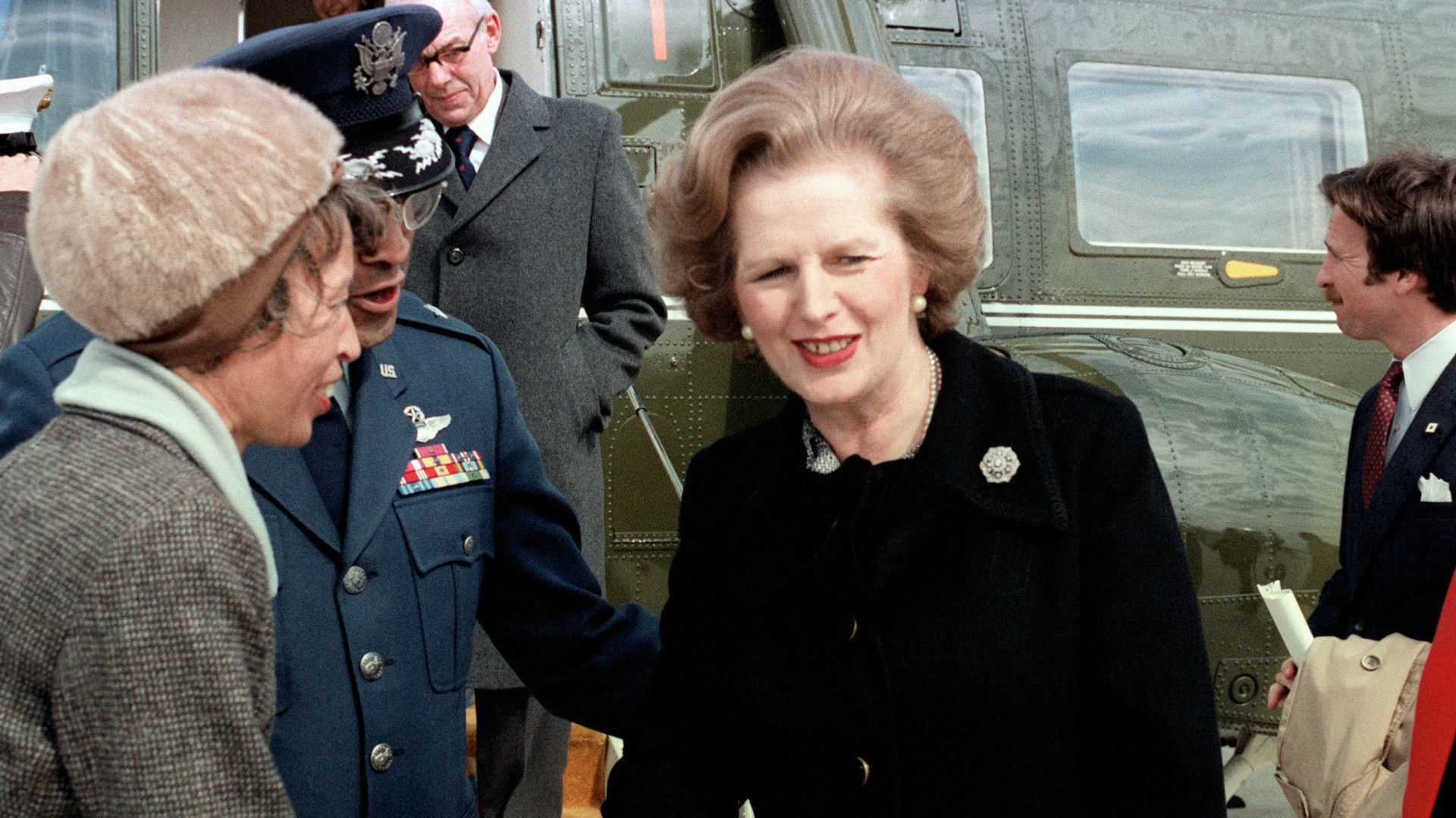 Margaret_Thatcher_near_helicopter.jpg