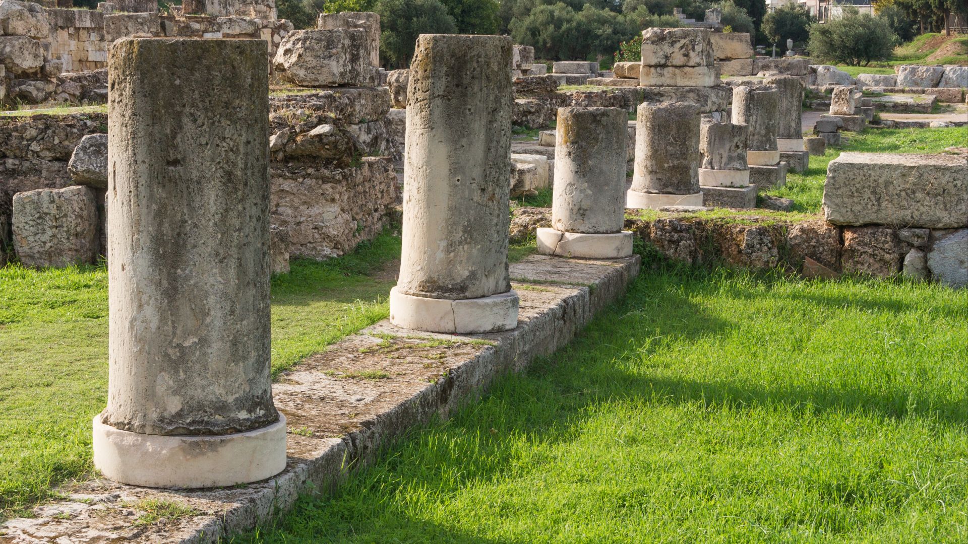 File:Columns in Kerameikos Athens Greece.jpg