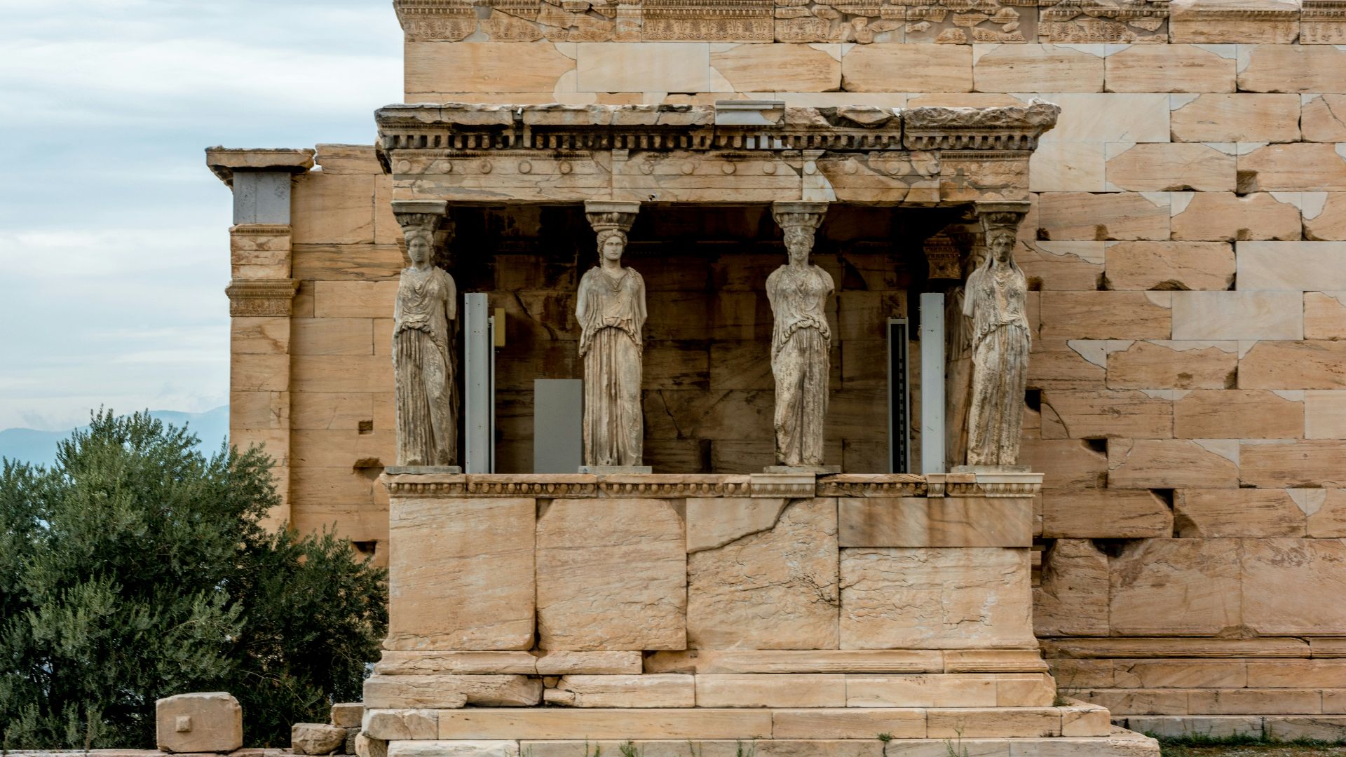 brown concrete building during daytime