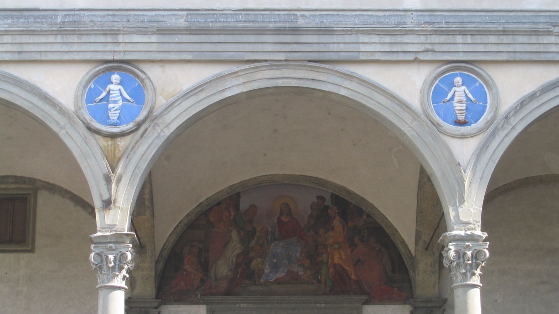 File:Ospedale degli Innocenti, Particolare.jpg