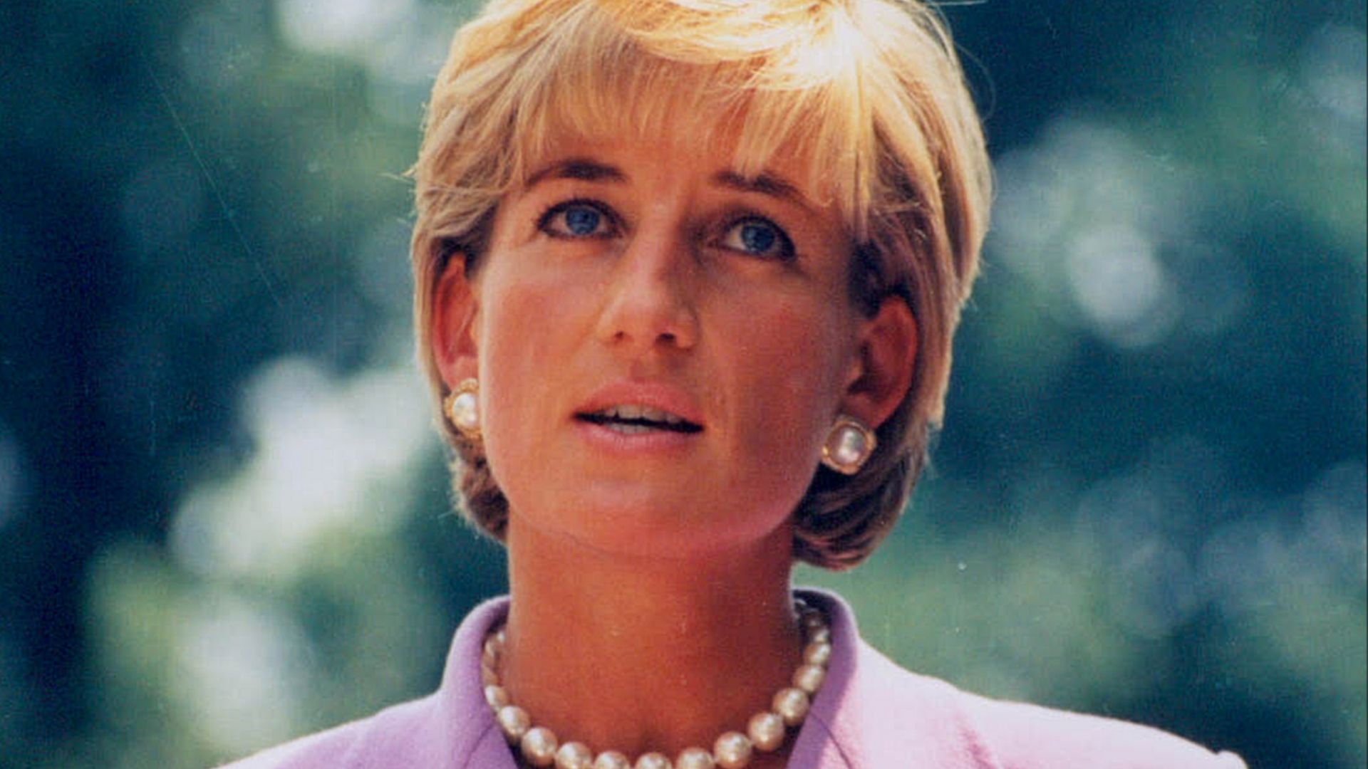 File:Princess Diana (Red Cross) (5139757342).jpg
