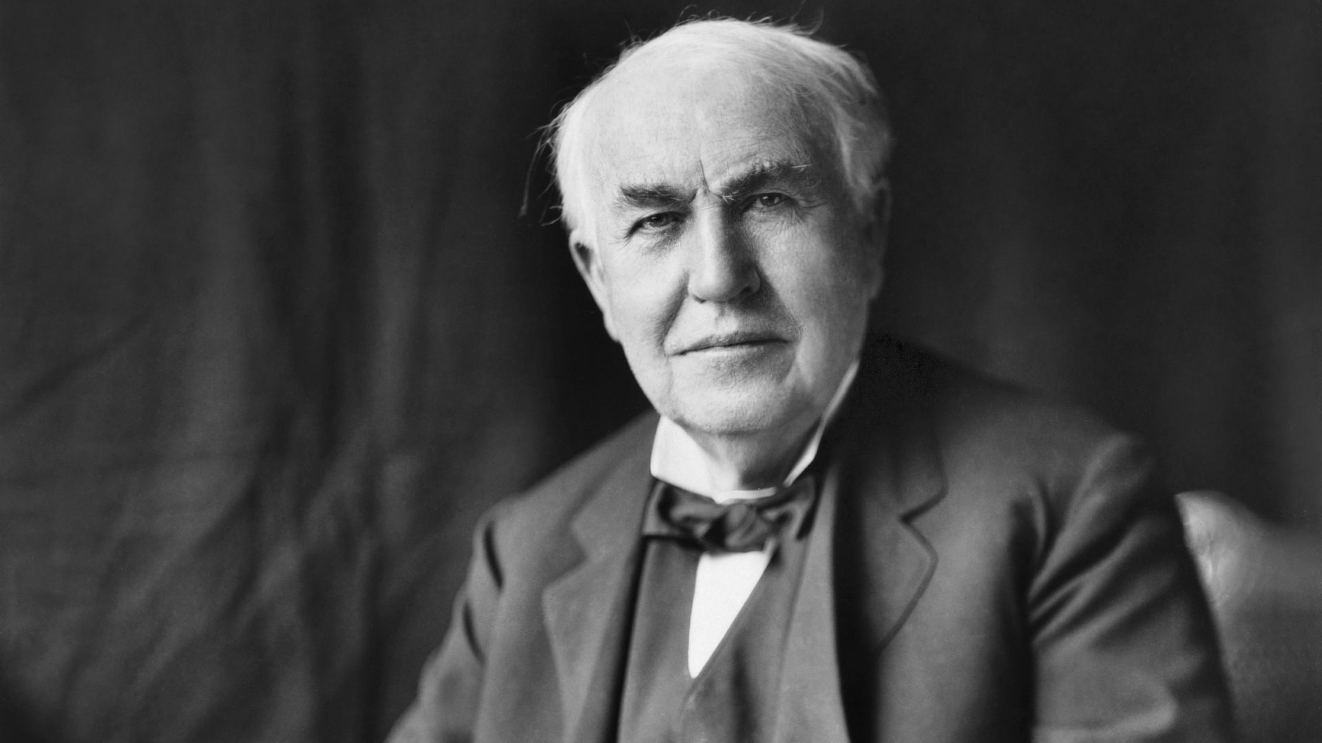 File:Thomas Edison2.jpg