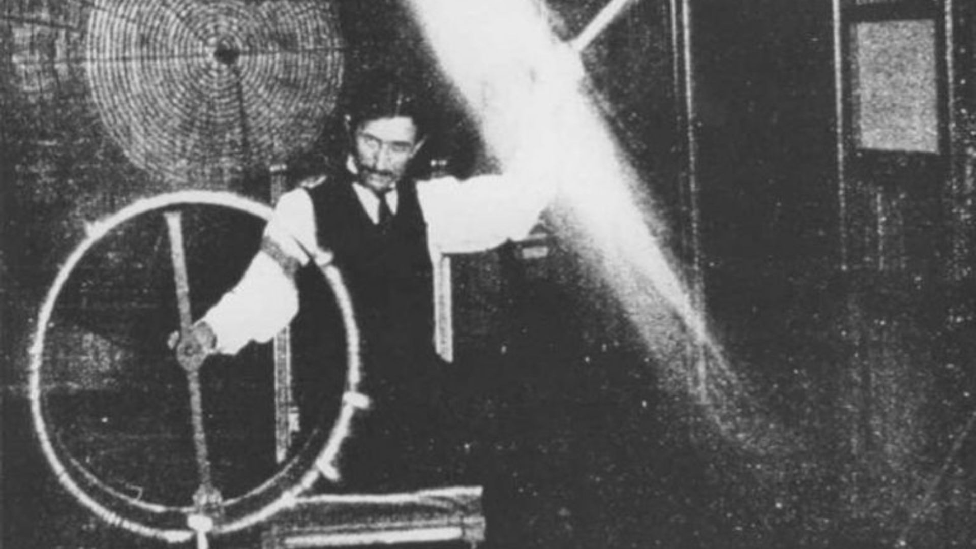 File:Nikola-Tesla-experimenting-768x646.jpg