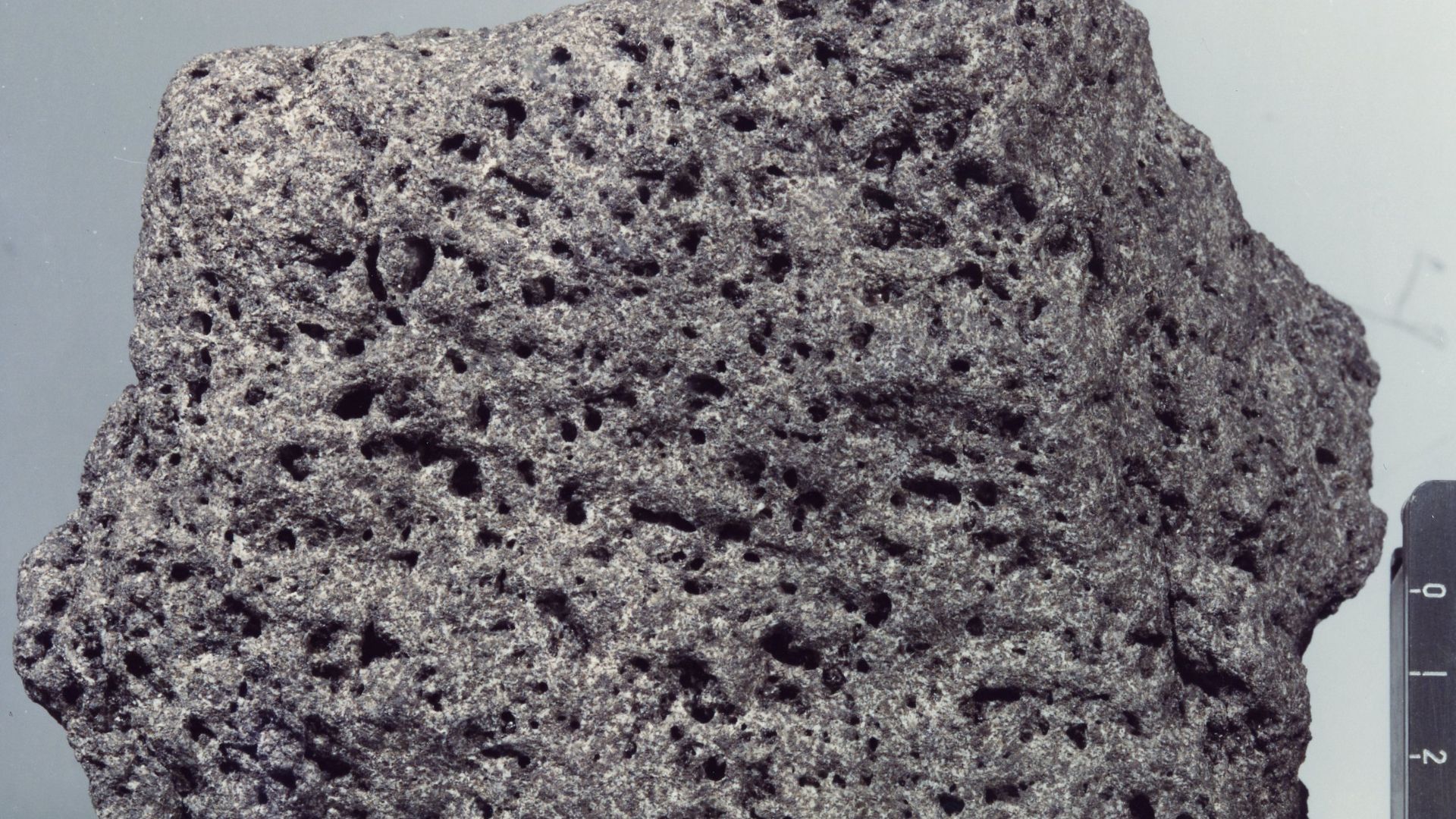 File:Lunar sample 70017 photo S73-15720.jpg