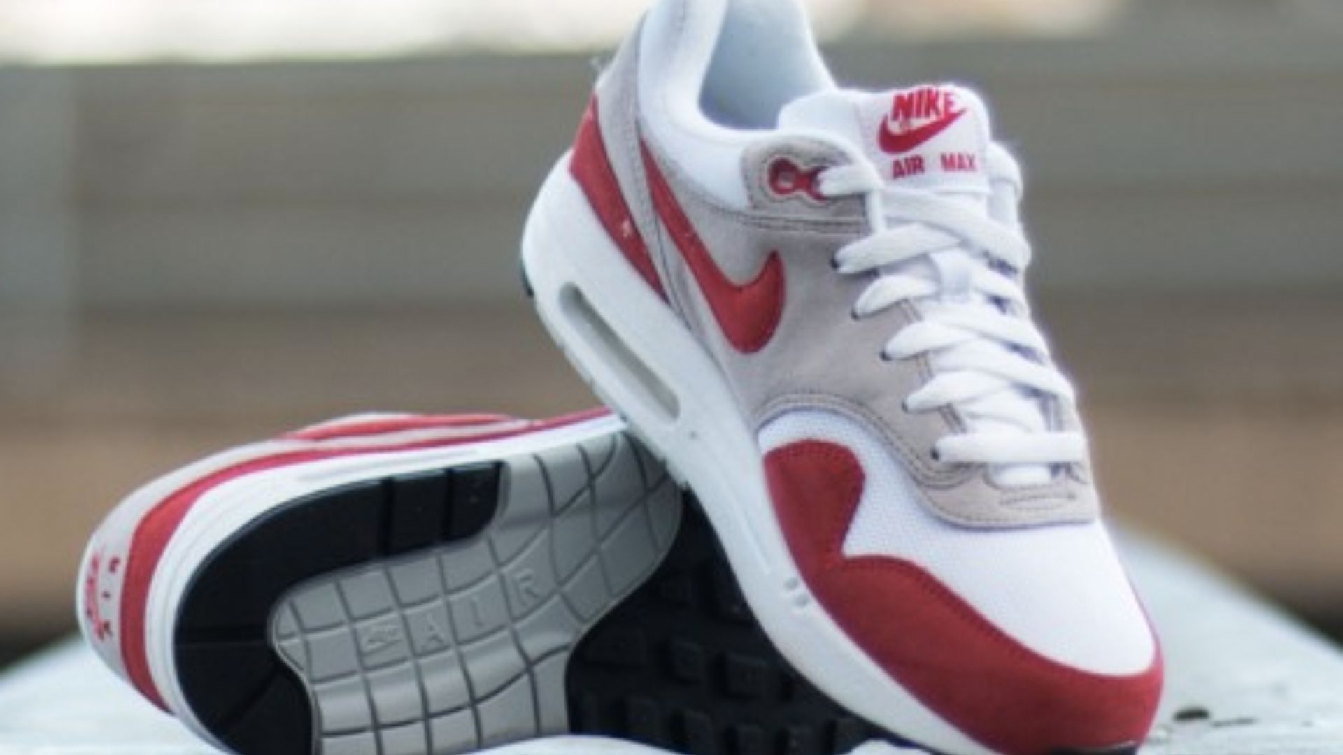 File:Nike Air Max 1.png