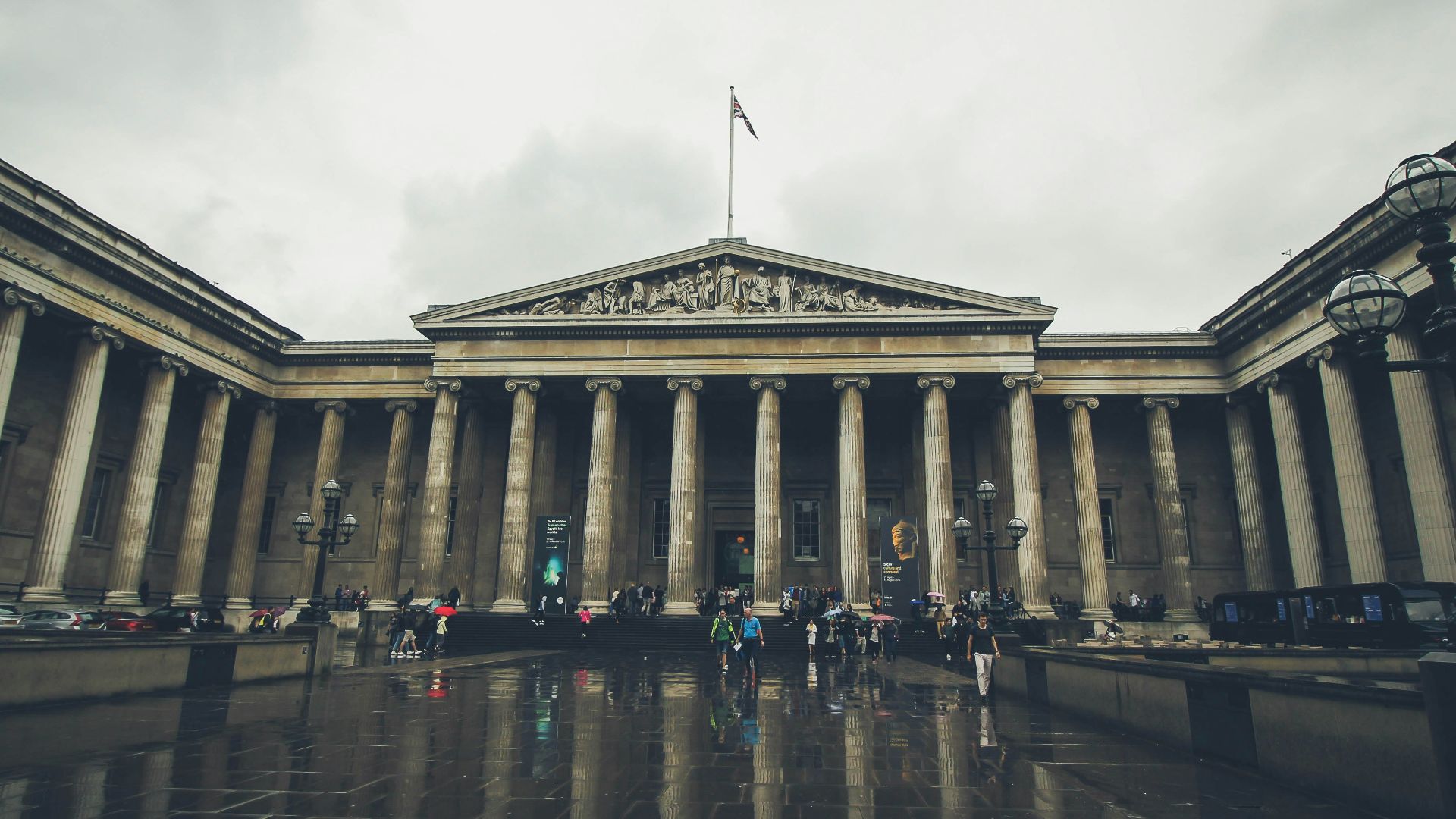 brown concrete building