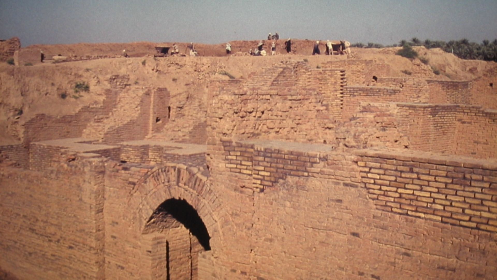 File:Babylon ausgrabungen.jpg