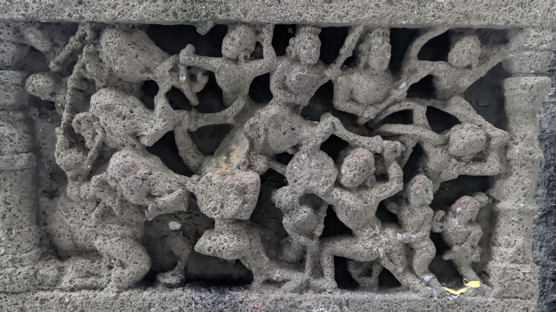 File:Eksar hero stones 08.jpg