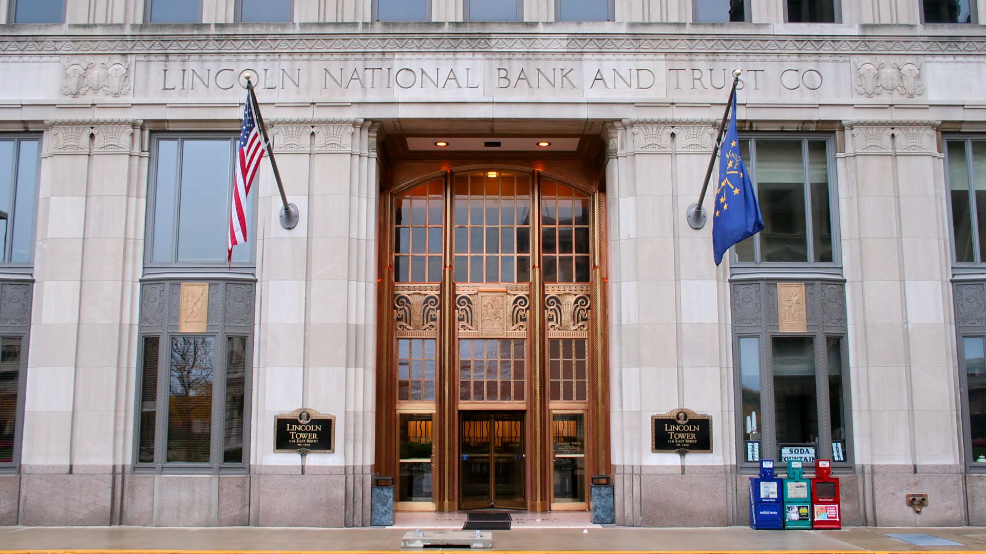 File:Fort-wayne-indiana-lincoln-tower-entrance.jpg