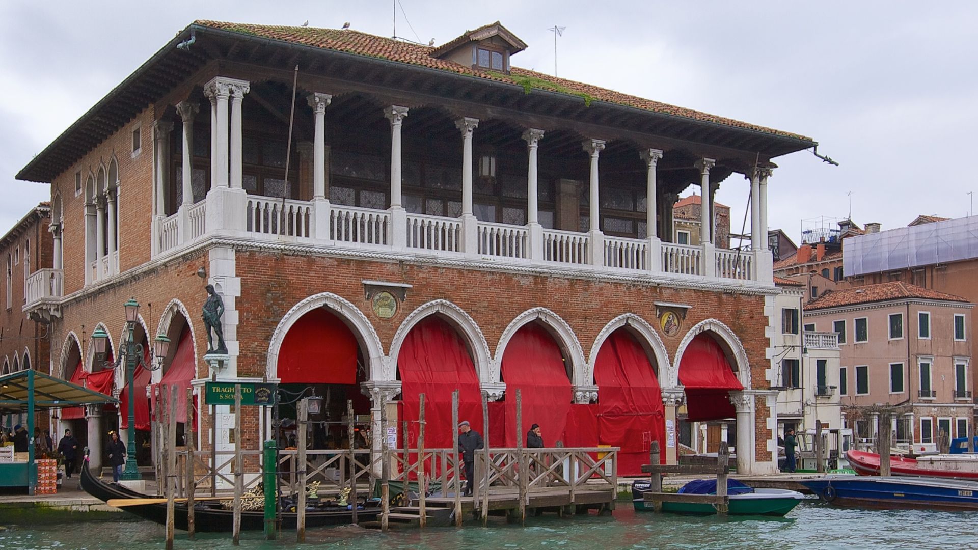 File:Pescheria - Fish Market - Venice, Italy - panoramio.jpg