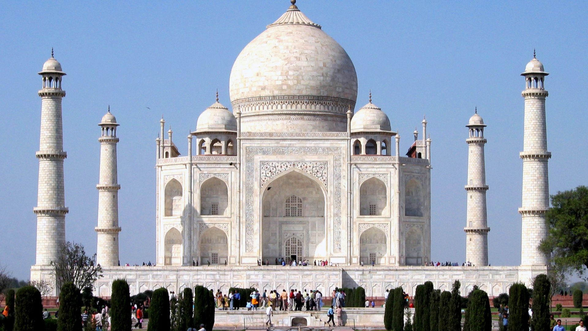 File:Taj Mahal in March 2004.jpg